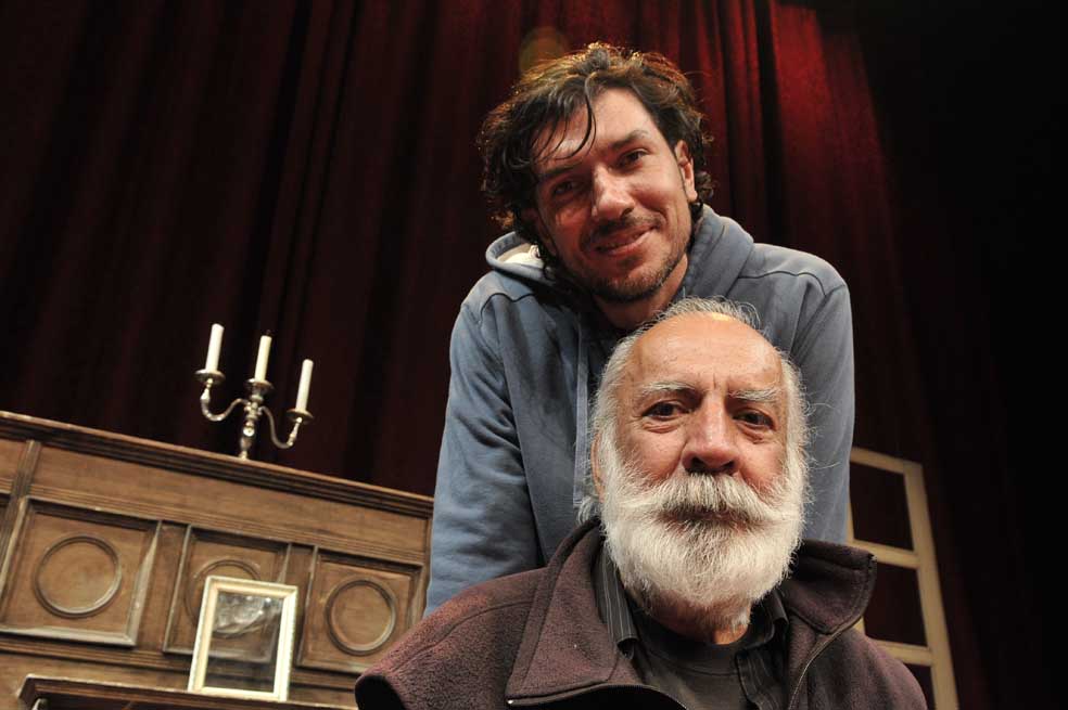 Drama y comedia de tamaño familiar