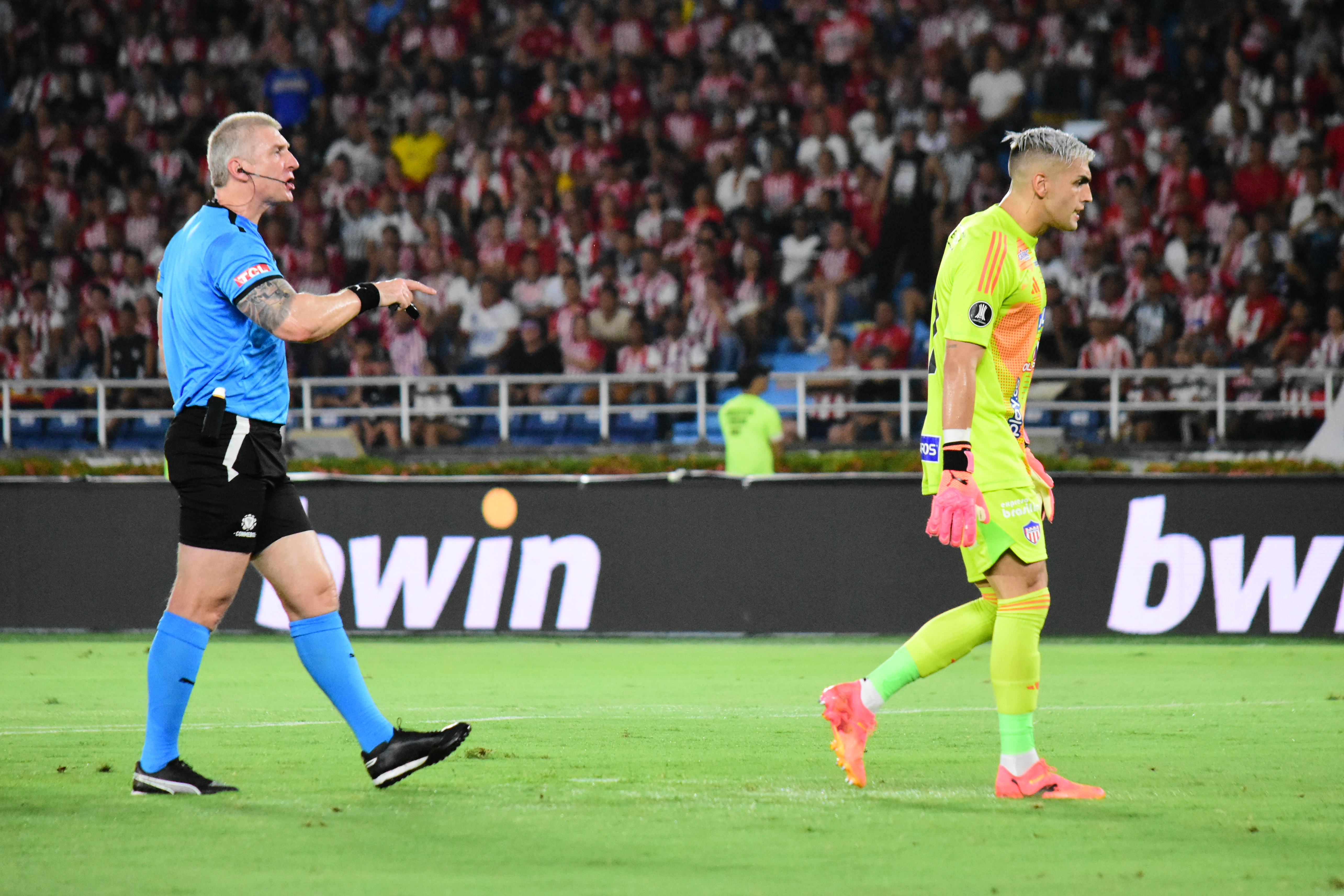 La sanción que recibiría Santiago Mele por su reacción en la eliminación de Junior