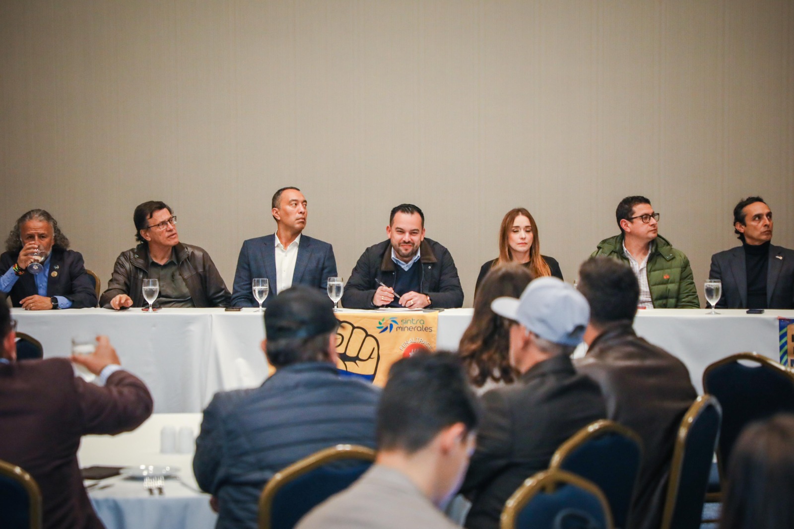 Minenergía y sindicatos mineros logran acuerdo para regular condiciones laborales
