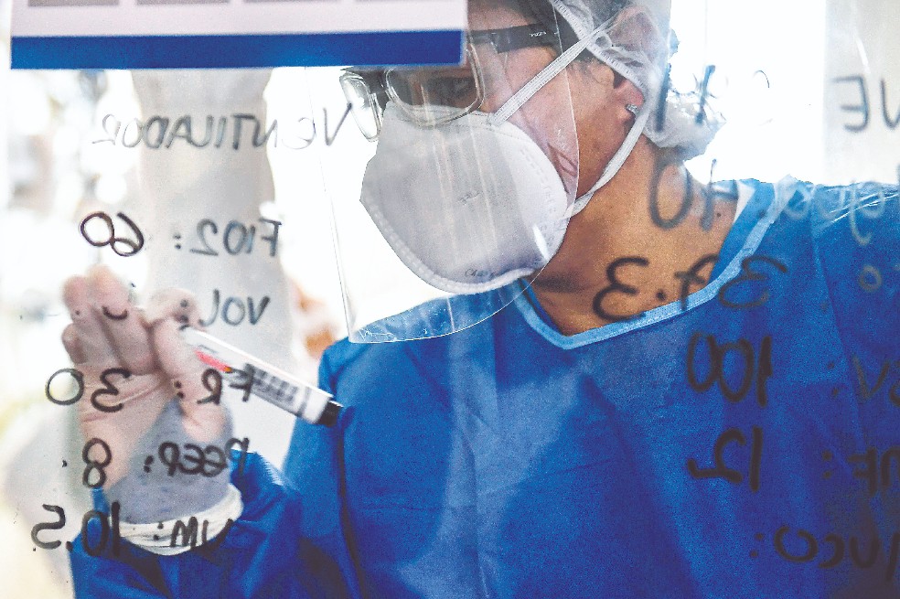 En la Clínica de Nuestra Señora de la Paz, en Bogotá, se dio un brote de coronavirus. De 110 pacientes con COVID-19, 46 tenían esquizofrenia.