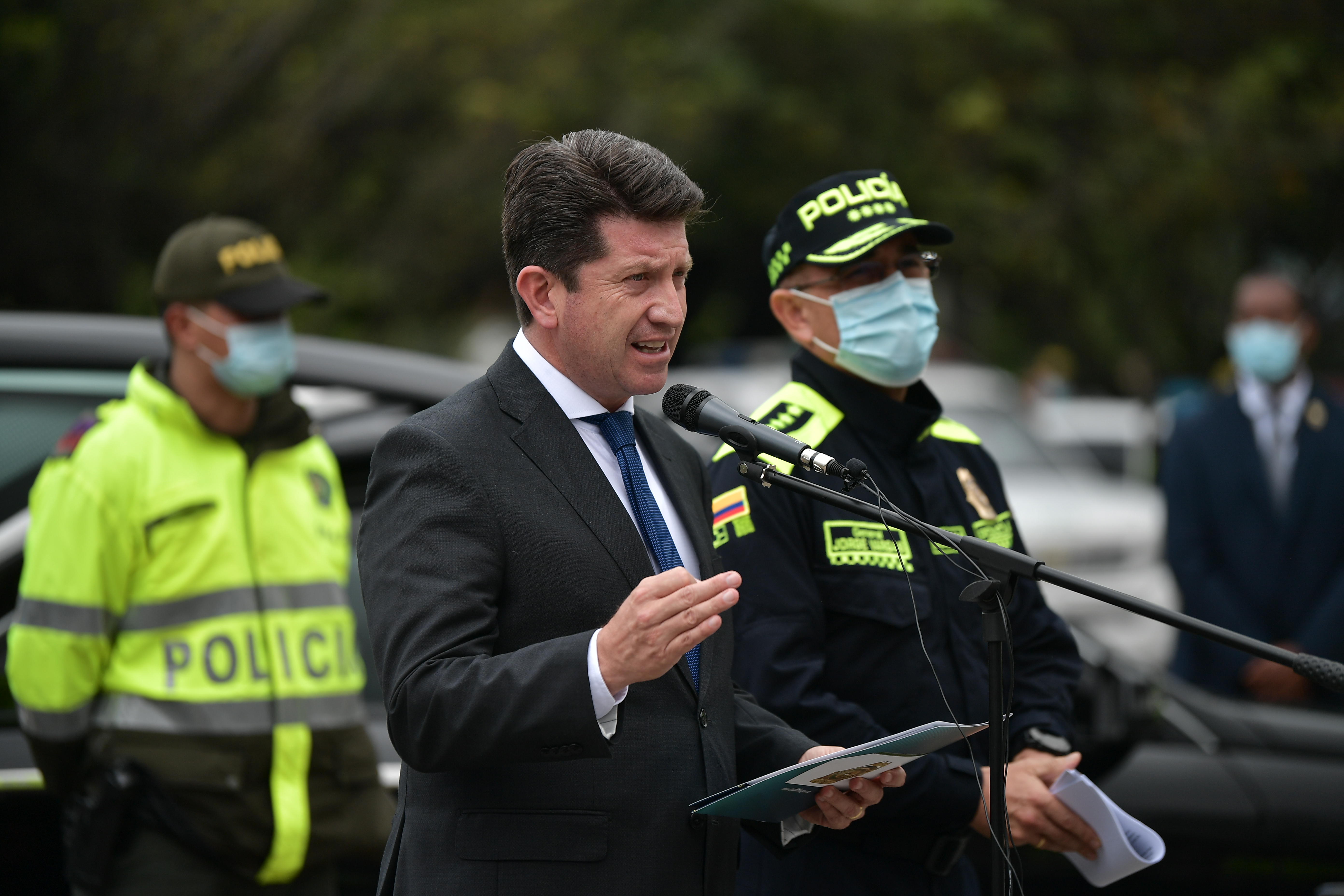 “Colombia no se va a arrodillar frente a unos panfletos del Eln”: Mindefensa