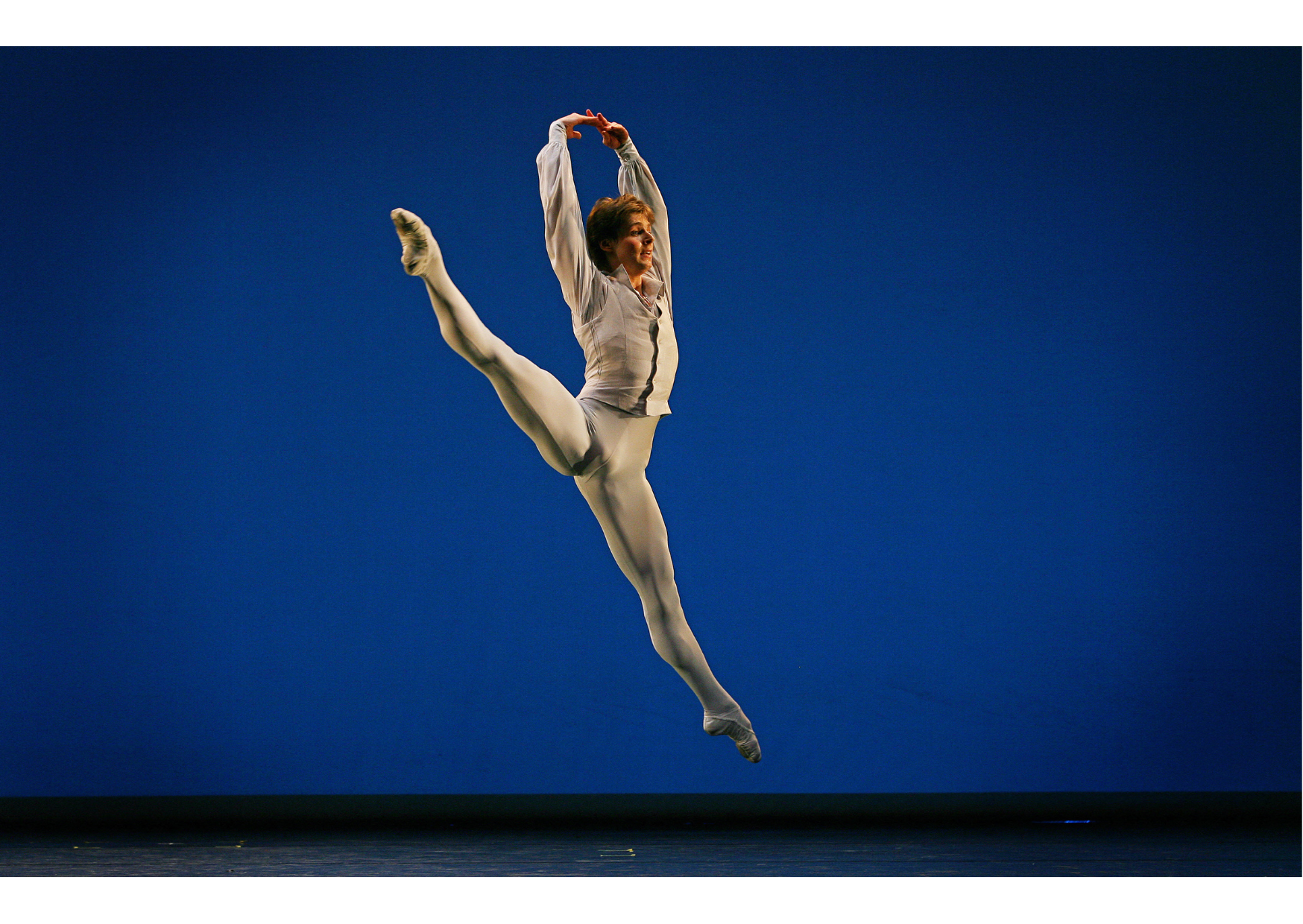 Murió estrella del ballet ruso tras caer del quinto piso de un edificio