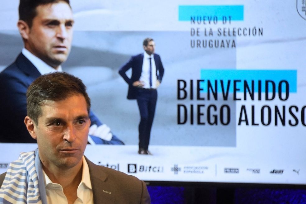 25 años después, Uruguay tiene nuevo entrenador y es Diego Alonso