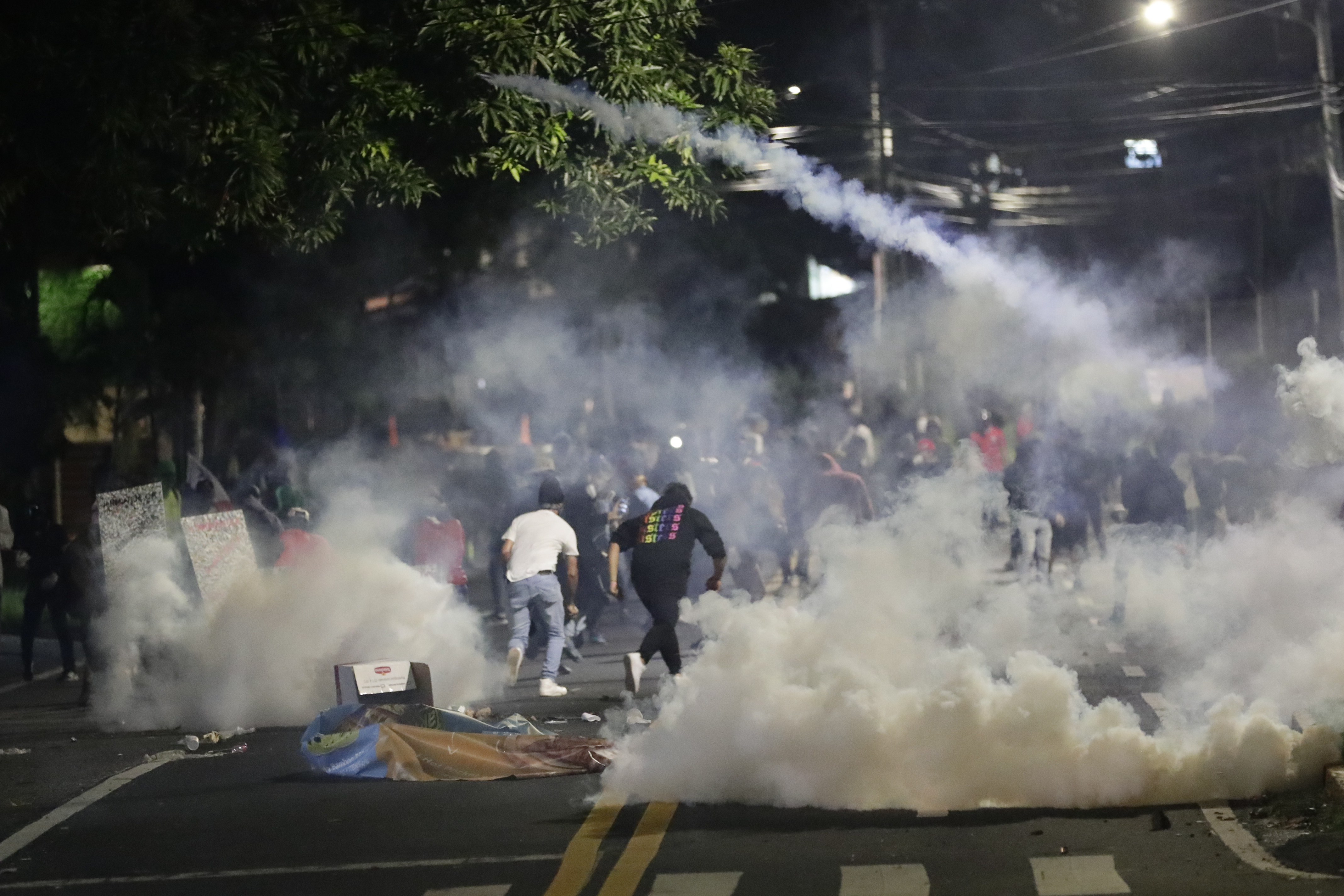 Protestas en Panamá dejan 878 arrestos y 39 policías heridos; se buscan soluciones