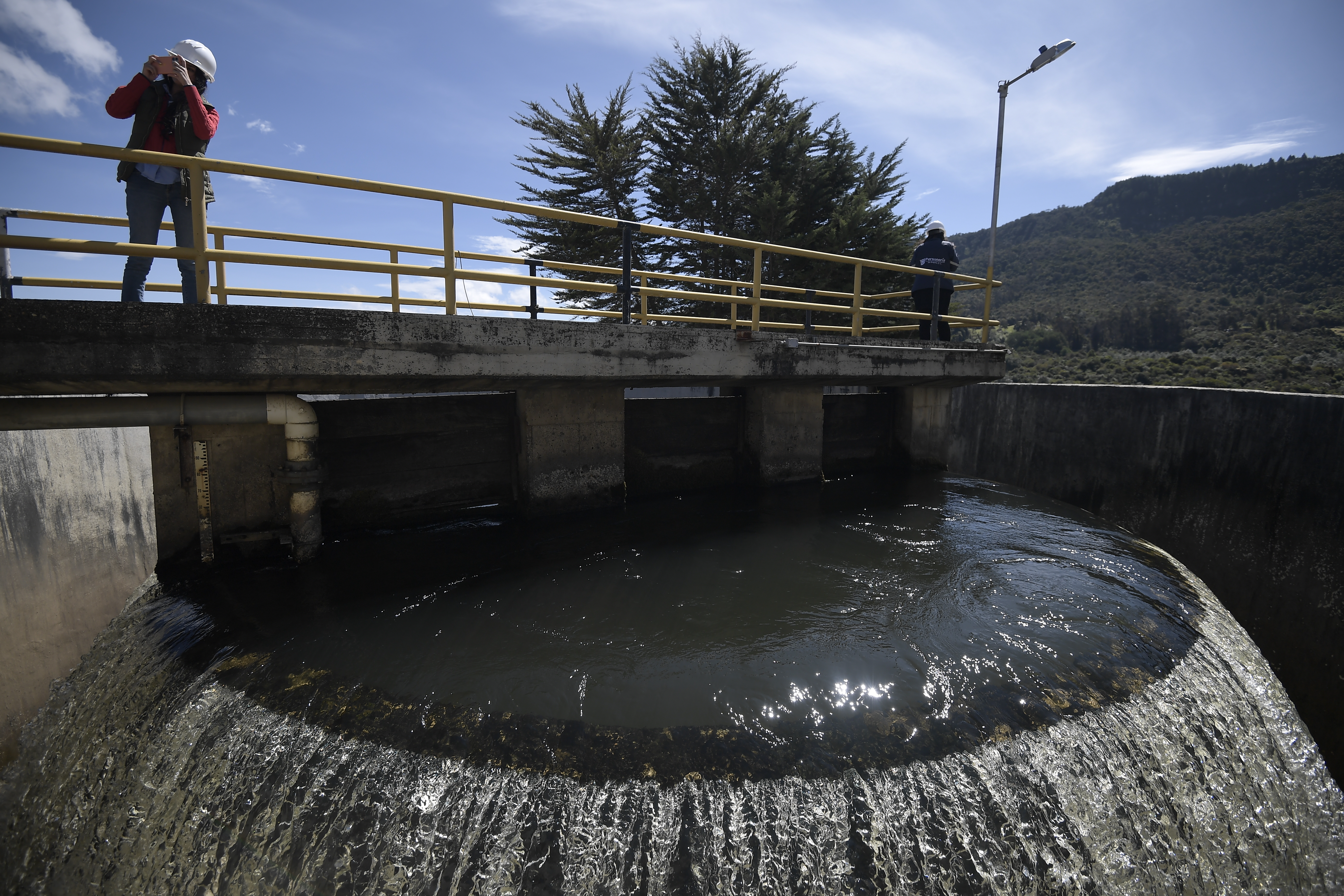 Bogotá entregará hasta $17,5 millones a conjuntos residenciales para aprovechar agua lluvia