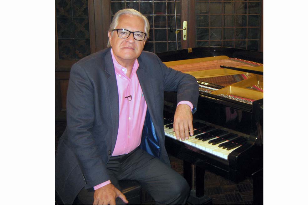 El caleño Mario Fernando Prado aprendió a tocar piano a los nueve años. Dice que nació con un oído privilegiado. /Archivo particular