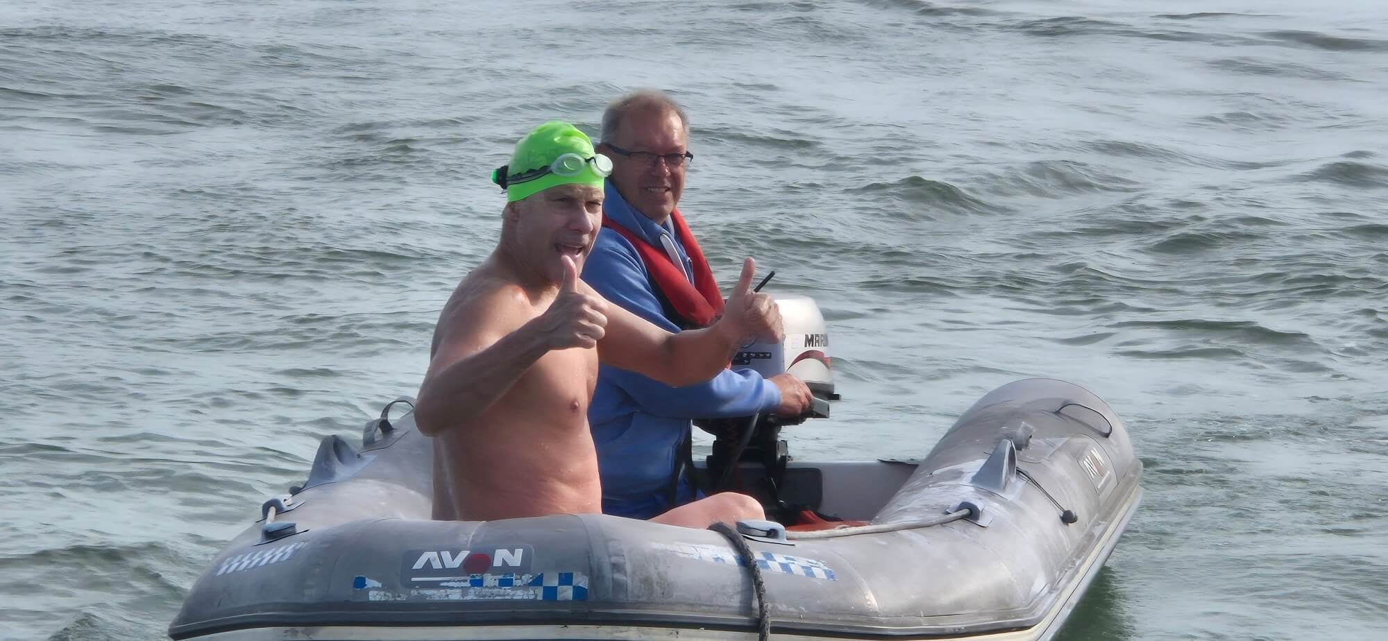 Jorge Ignacio Ángel minutos después de su hazaña, avalada por la Channel Swimming Association.