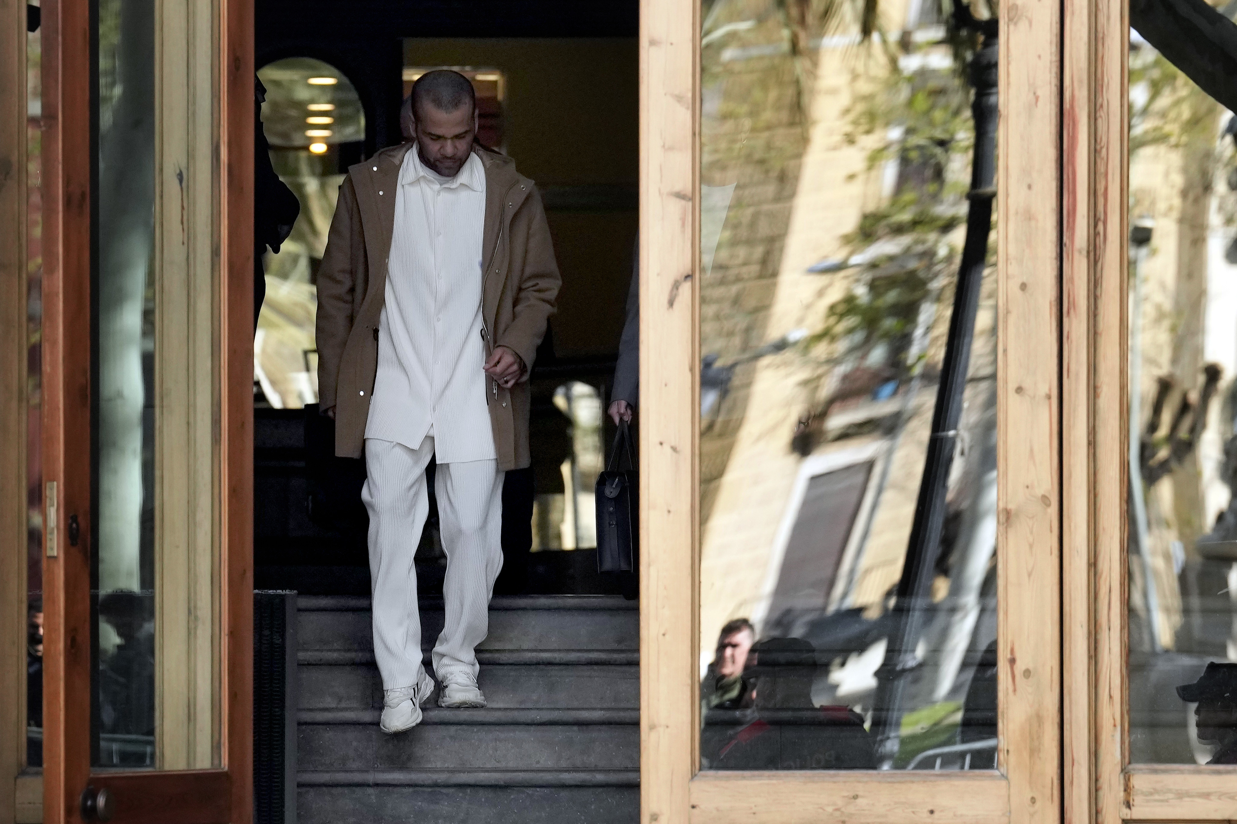 Nuevo episodio en el caso de Dani Alves: recusarán sentencia que anuló su condena