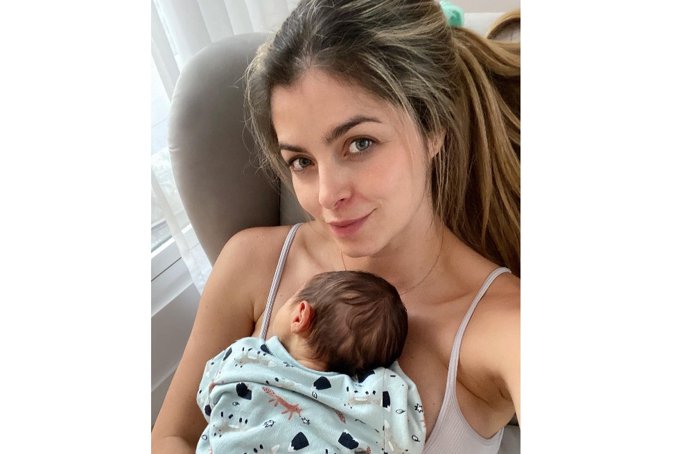 VIDEO: así celebró Cristina Hurtado el primer mes de nacido de su tercer hijo