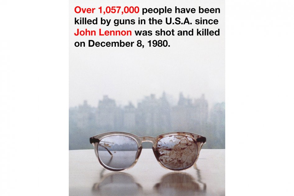 Yoko Ono publicó gafas ensangrentadas que Lennon llevaba el día de su muerte