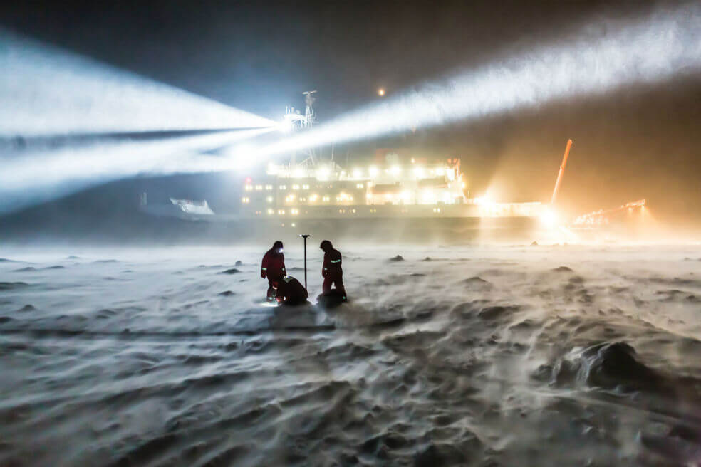 ¿Por qué 300 científicos se enclaustraron dentro de un barco congelado en el Ártico?