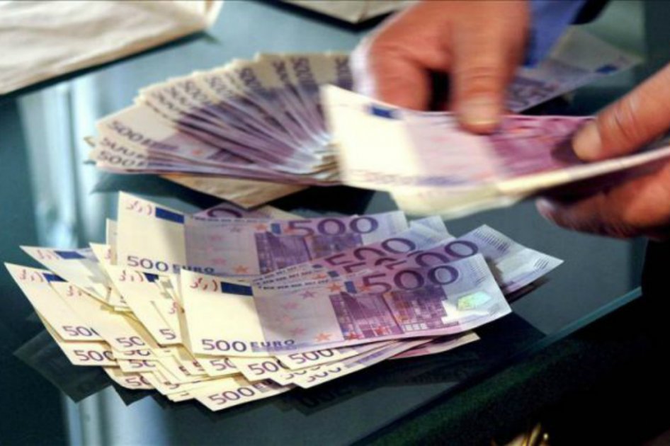 Banco griego perdona deudas menores a 20.000 euros