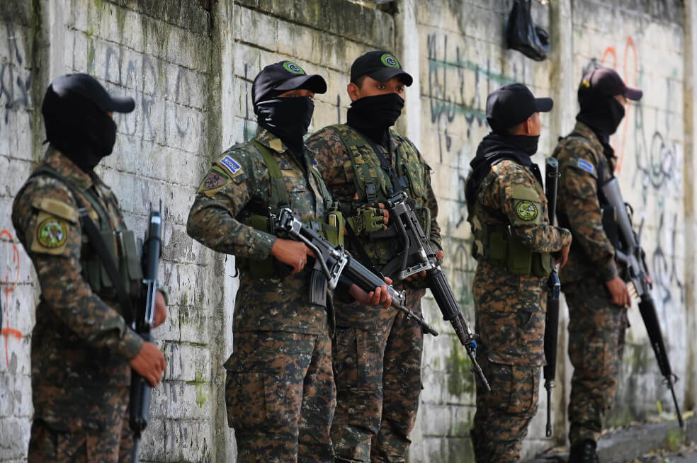 ¿Qué está pasando en El Salvador? Tres claves para entender el caos que desató el propio Presidente