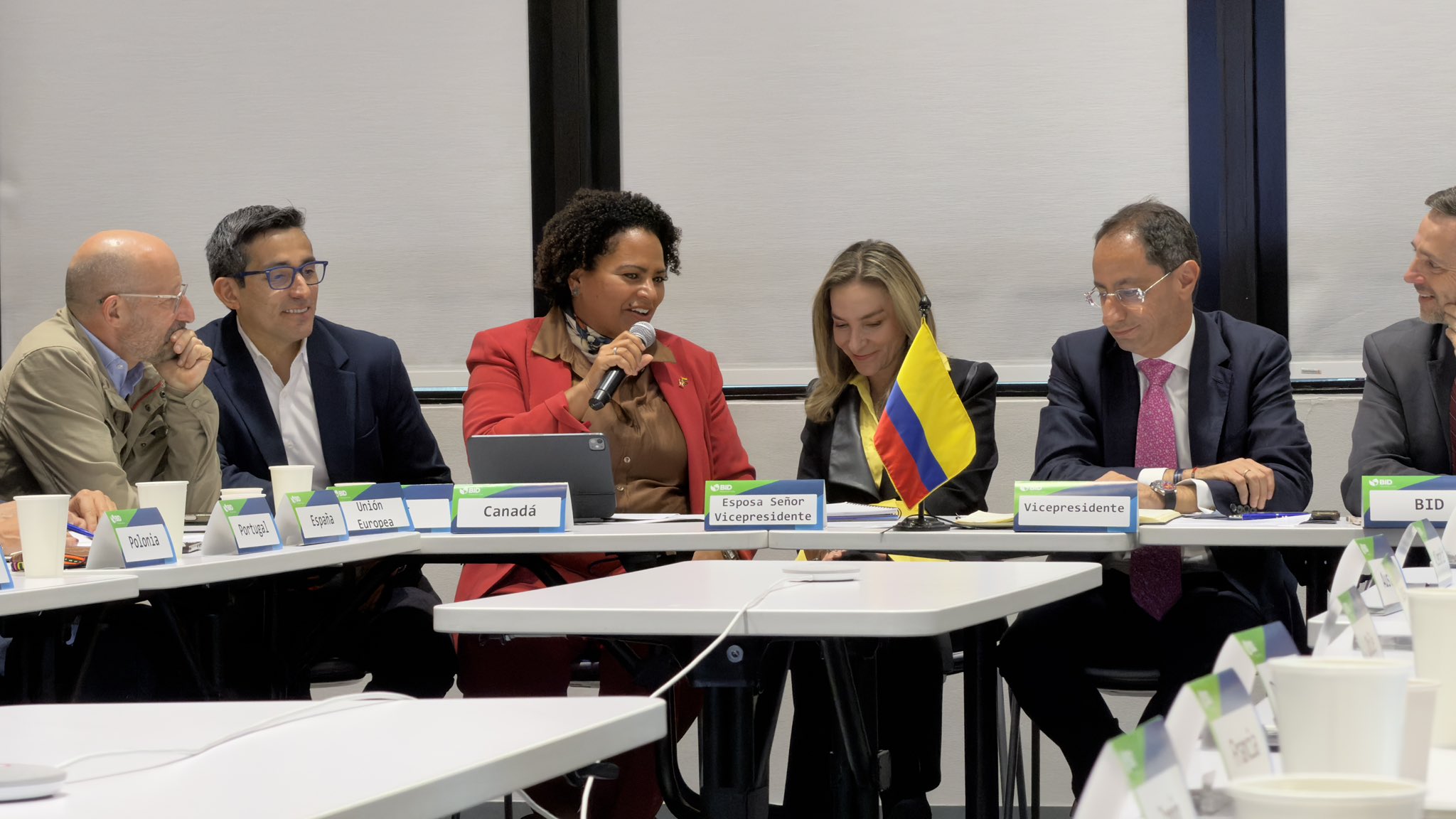 Restrepo se reunió con donantes internacionales y presentó segunda fase para reconstrucción