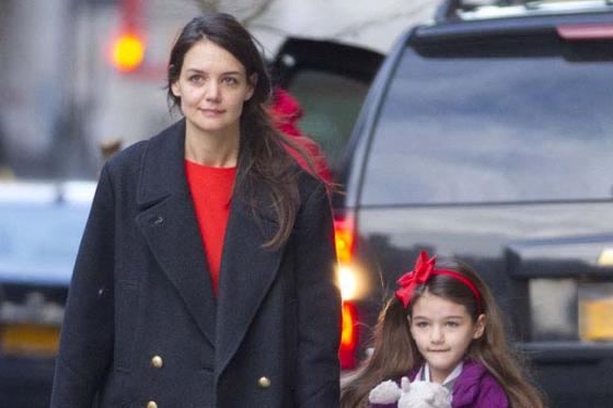 Katie Holmes no quiere que su hija sea una niña mimada