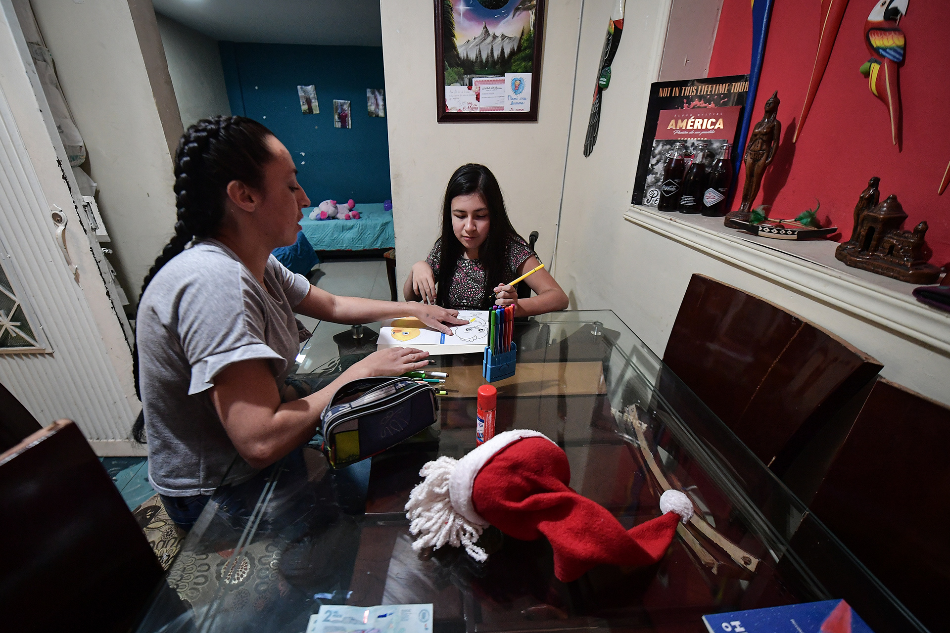 Yudy Lorena Castro no solo es madre, también es la tutora, psicóloga, terapeuta y cuidadora de su hija.