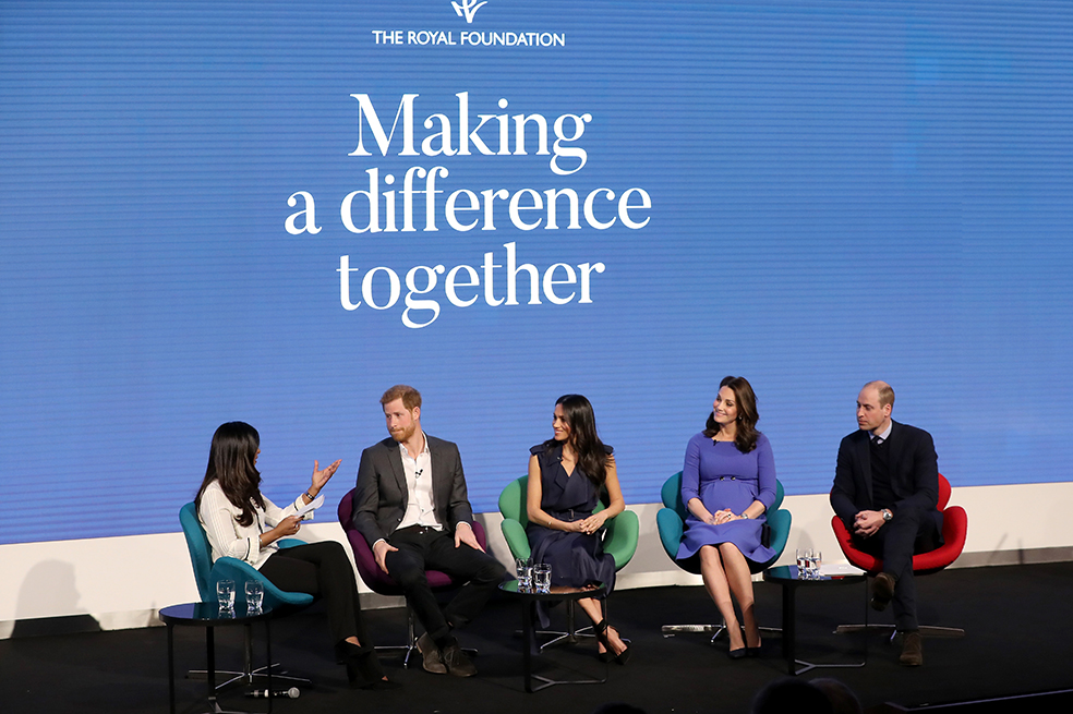 Meghan Markle se une a la realeza británica en foro de la fundación real