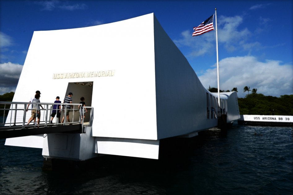 Una visita histórica: el primer ministro japonés estará hoy en Pearl Harbor