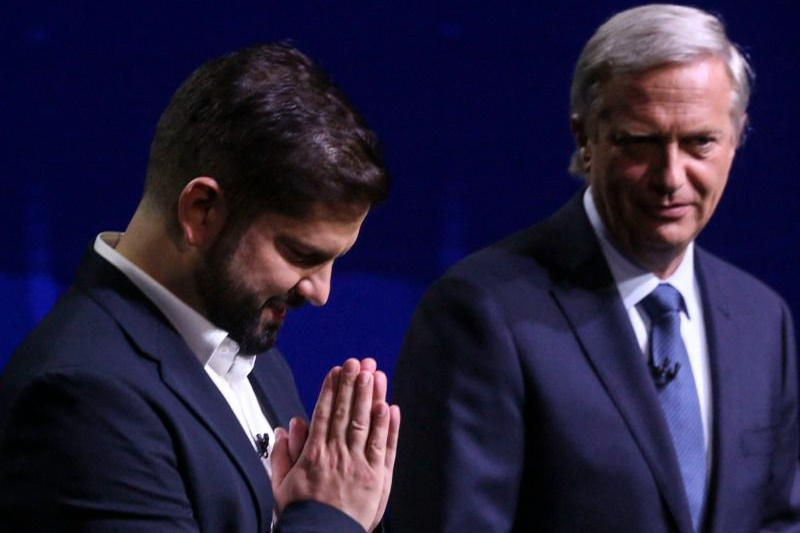 Entre las zanjas de Kast y las devoluciones de Gabriel Boric