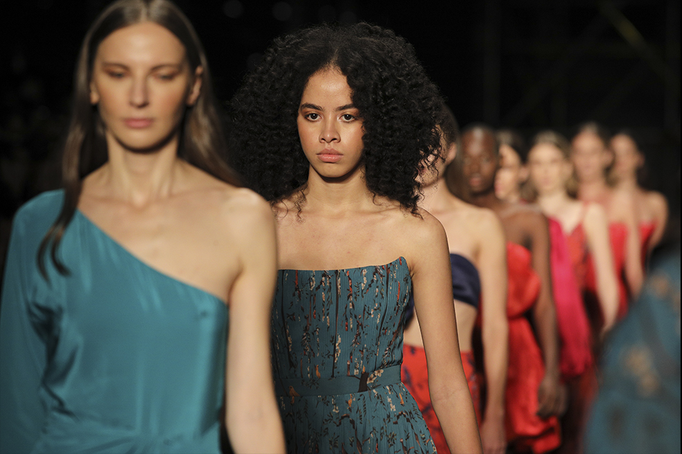 Bogotá Fashion Week 2022: La semana de la moda de la capital del país
Celebridades y personalidades del mundo de la moda lucieron sus mejores pintas en los tres días de pasarelas del Bogotá Fashion Week 2022.