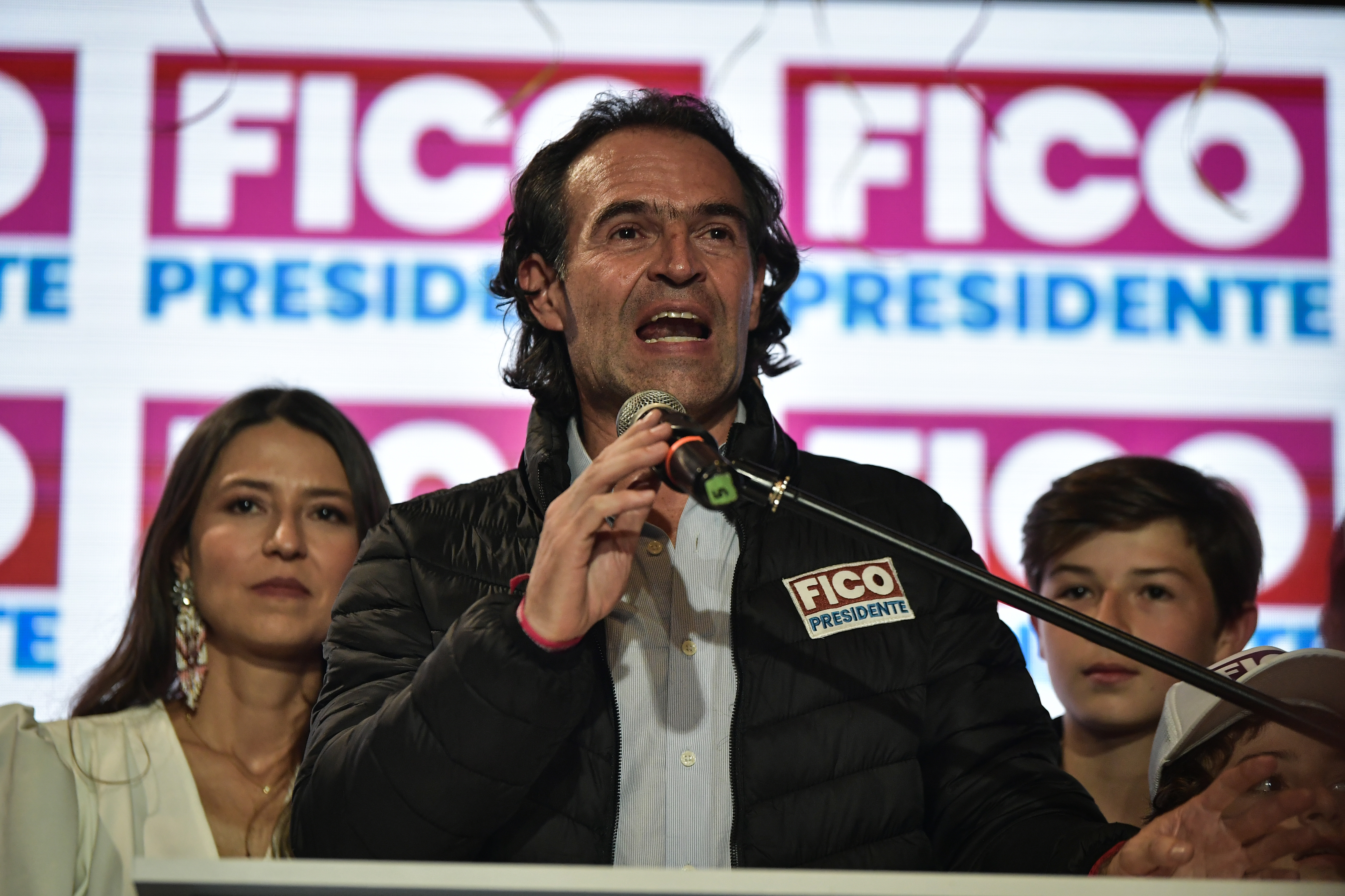 Más de 250 empresarios y políticos le dieron su apoyo a Federico Gutiérrez