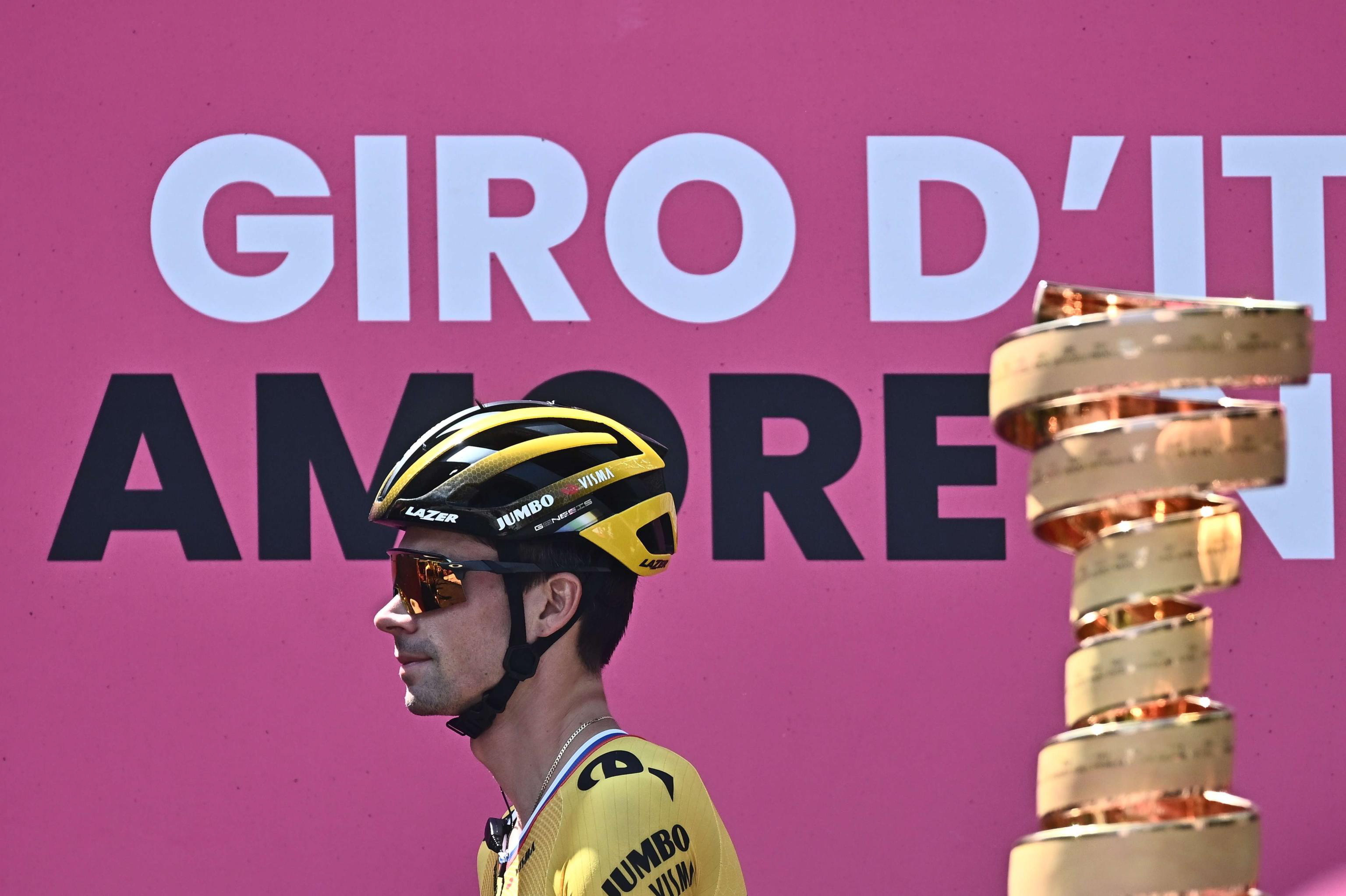 Primoz Roglic, líder del Giro de Italia por apenas 14 segundos