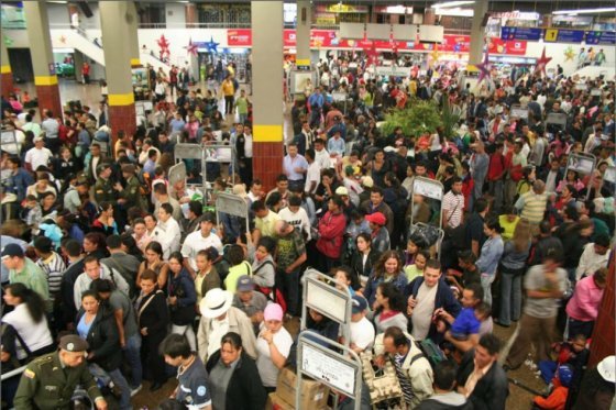 Más de 100 mil personas saldrán este puente festivo de Bogotá