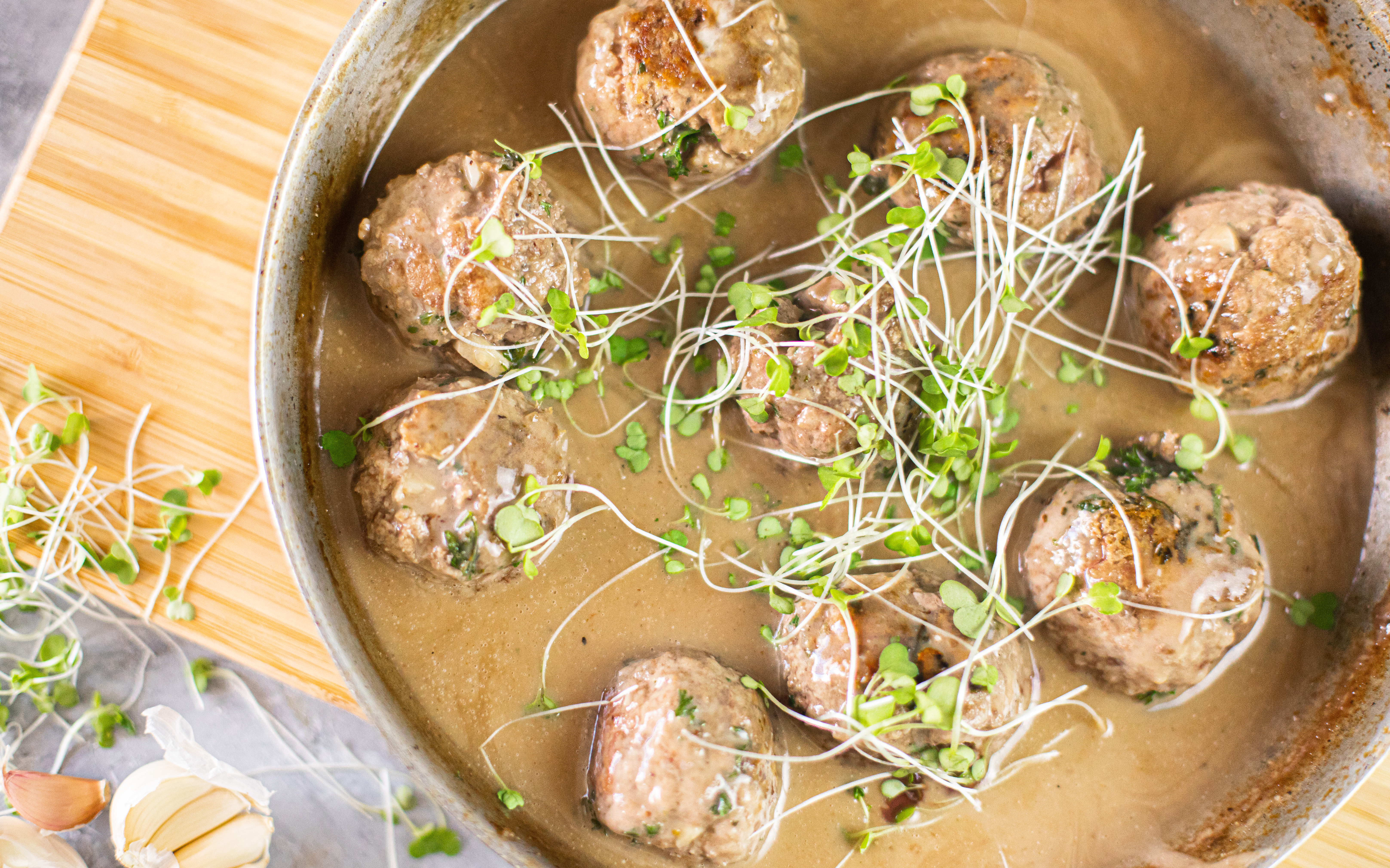 Albóndigas con gravy, paso a paso para llevar este plato a tu mesa
