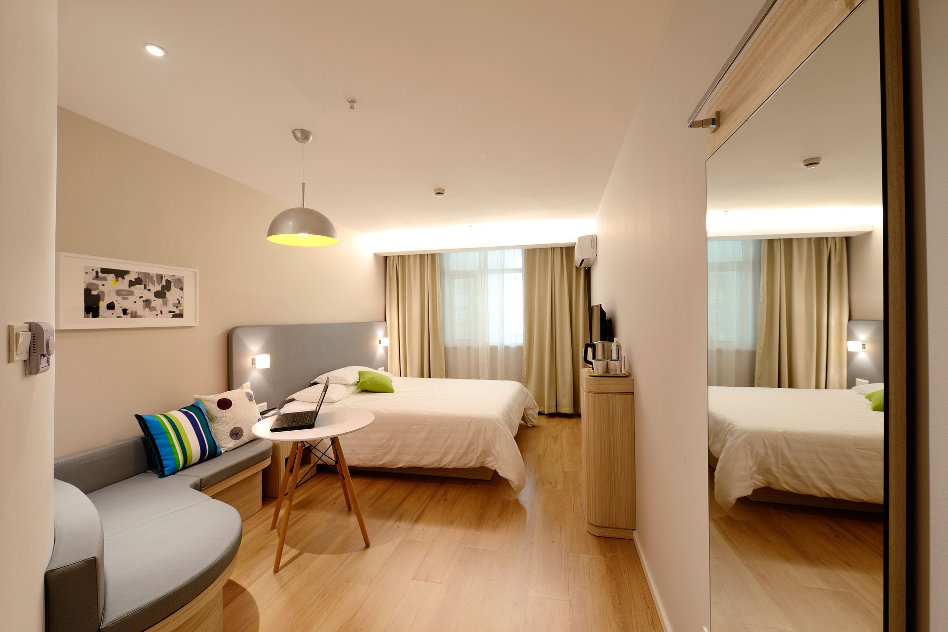 Interiorismo en hoteles: ocho recomendaciones pensadas en el huésped post-covid