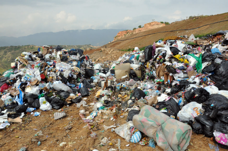 Piden a Minambiente intervenir en la emergencia de basuras de Bucaramanga