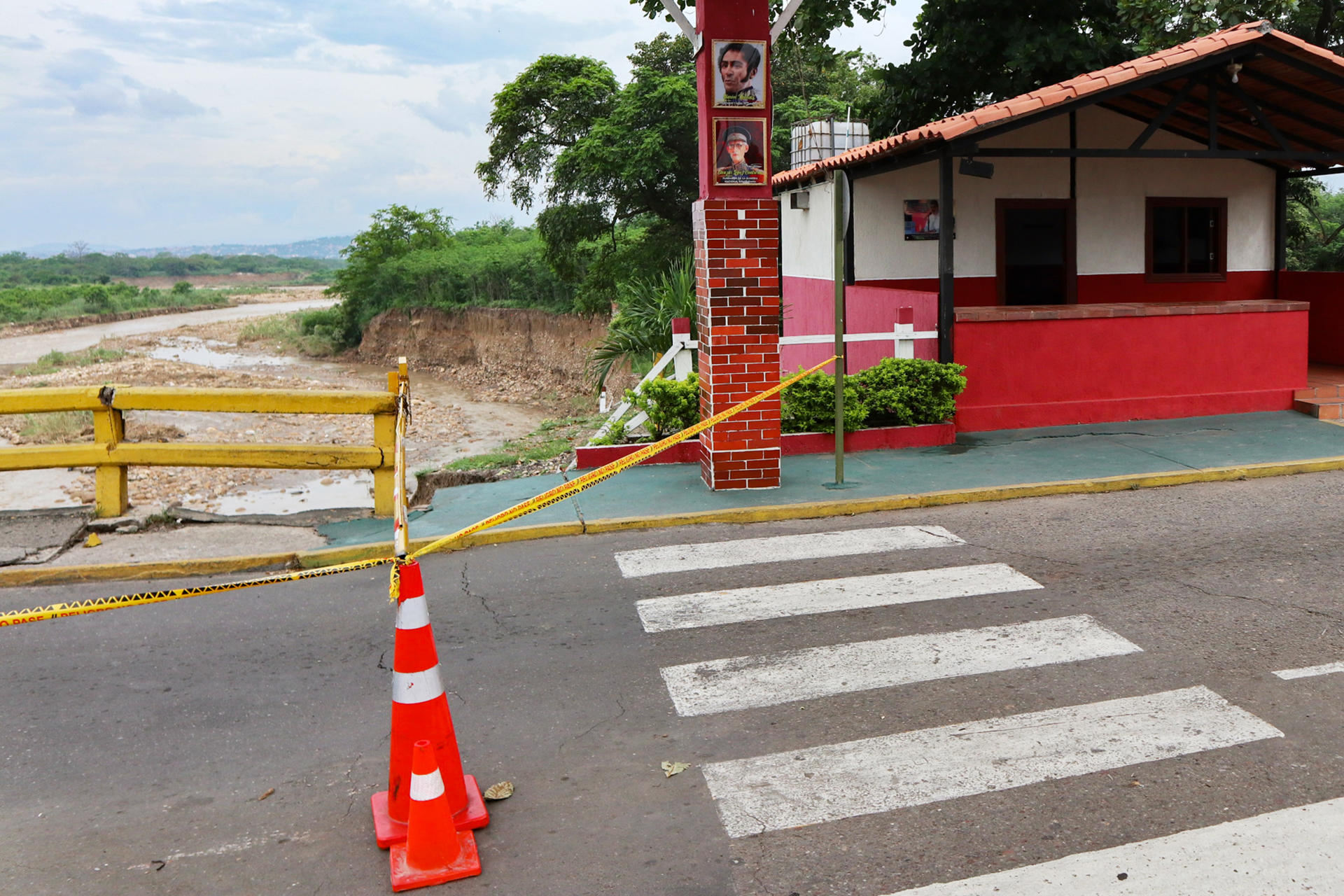 Un puente fronterizo entre Venezuela y Colombia fue cerrado por problemas estructurales