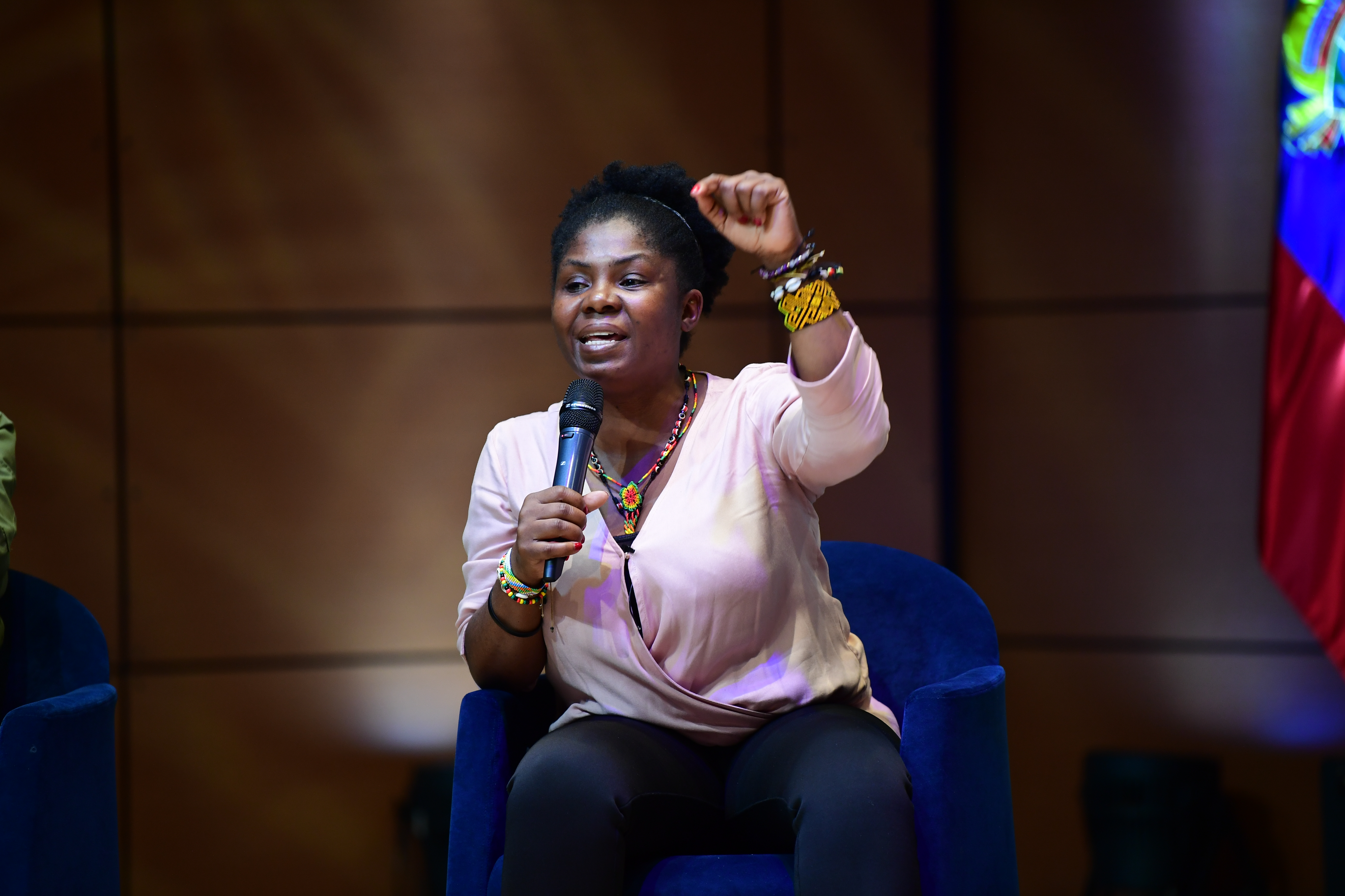 Precandidata a la presidencia durante el Foro Precandidatos ante la población afro