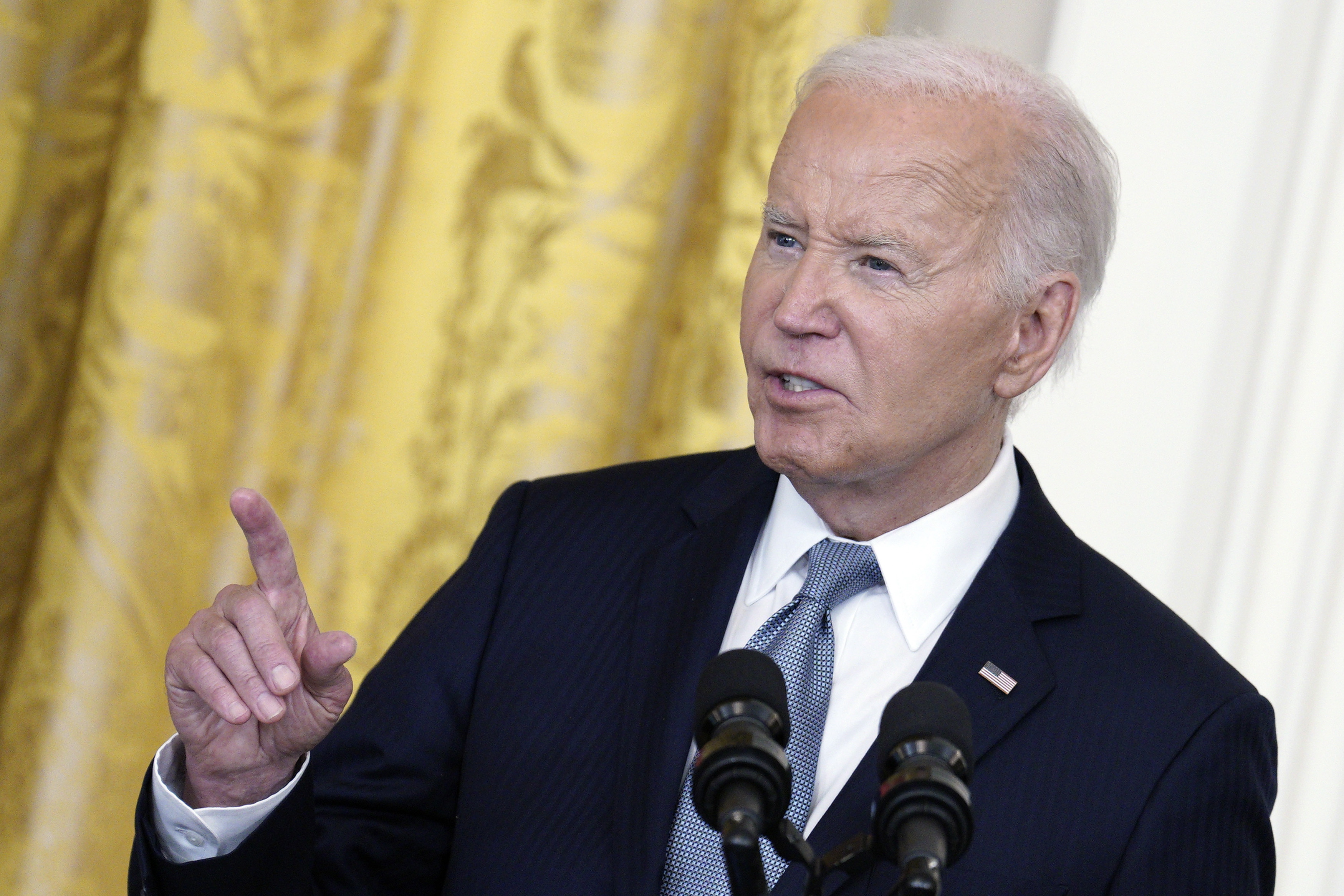La lucha de tres frentes para salvar la campaña de Joe Biden, explicada