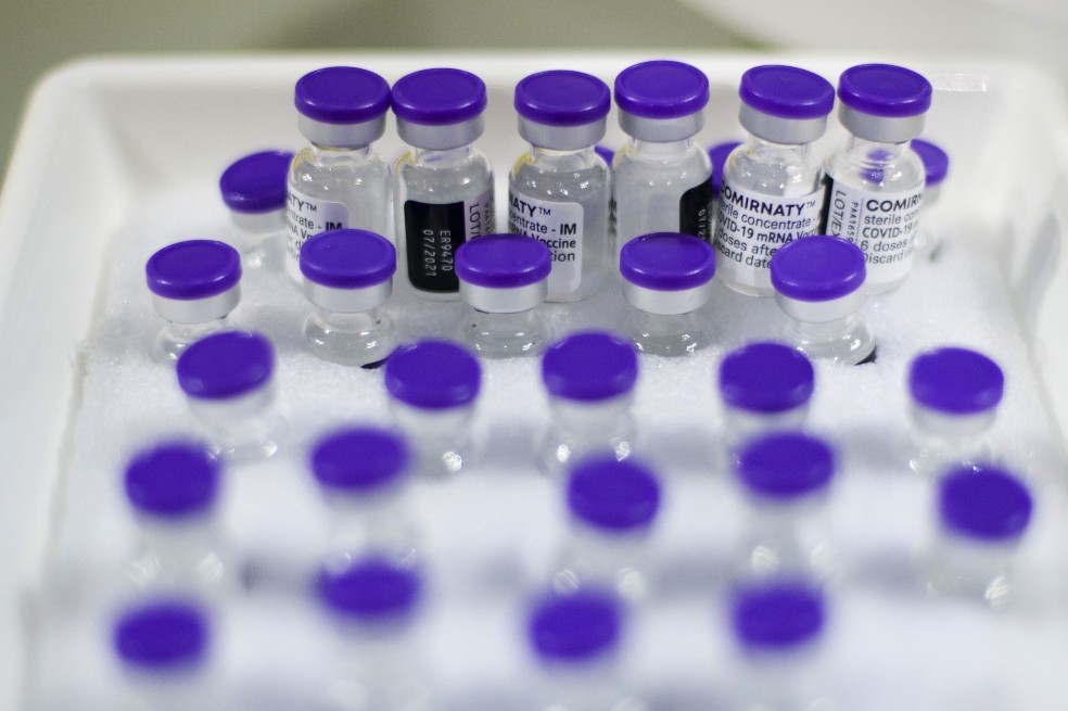 Pfizer anuncia colaboración para fabricar vacunas contra coronavirus en A. Latina