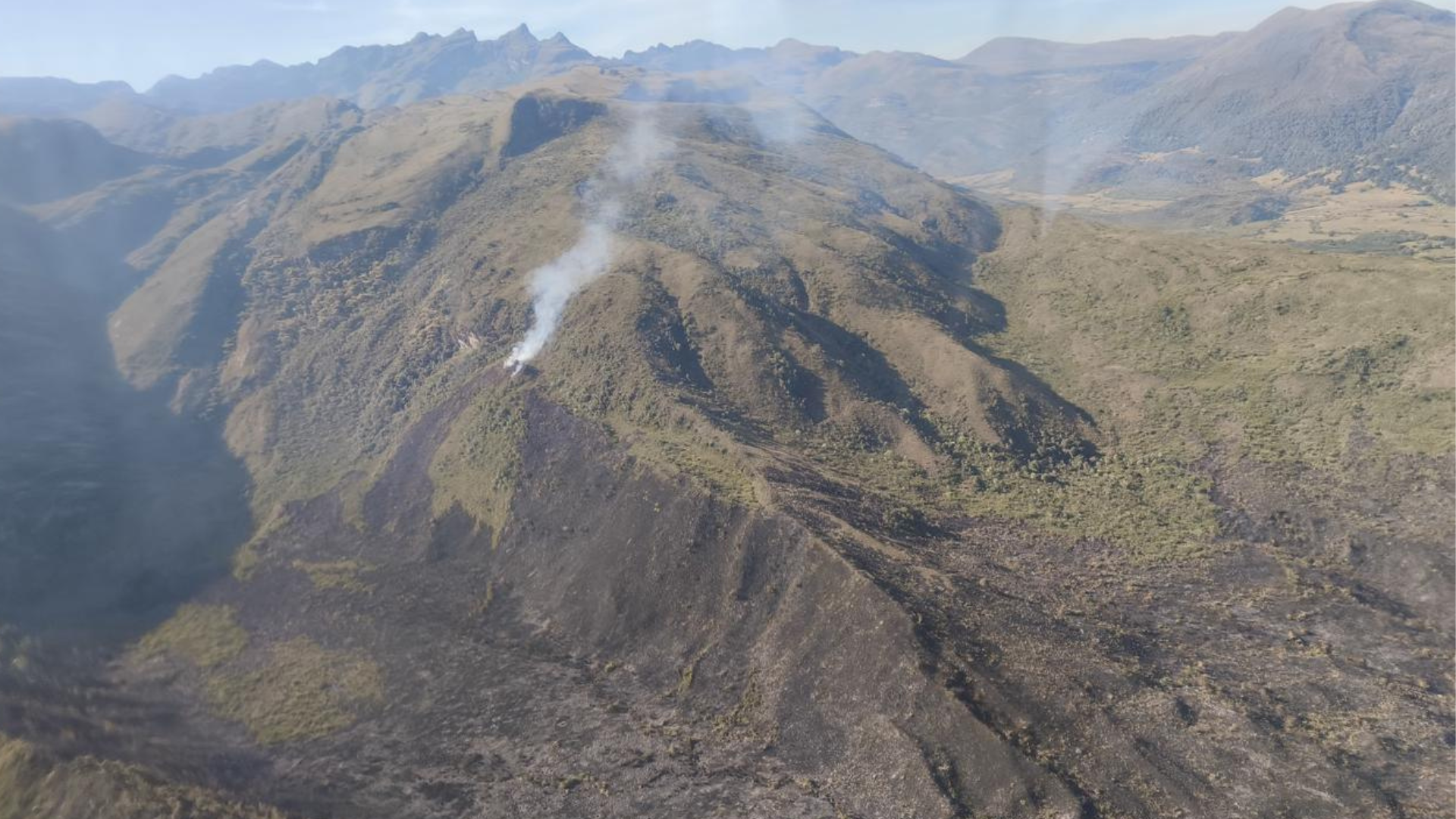 Acciones humanas podrían estar detrás del grave incendio en Chingaza