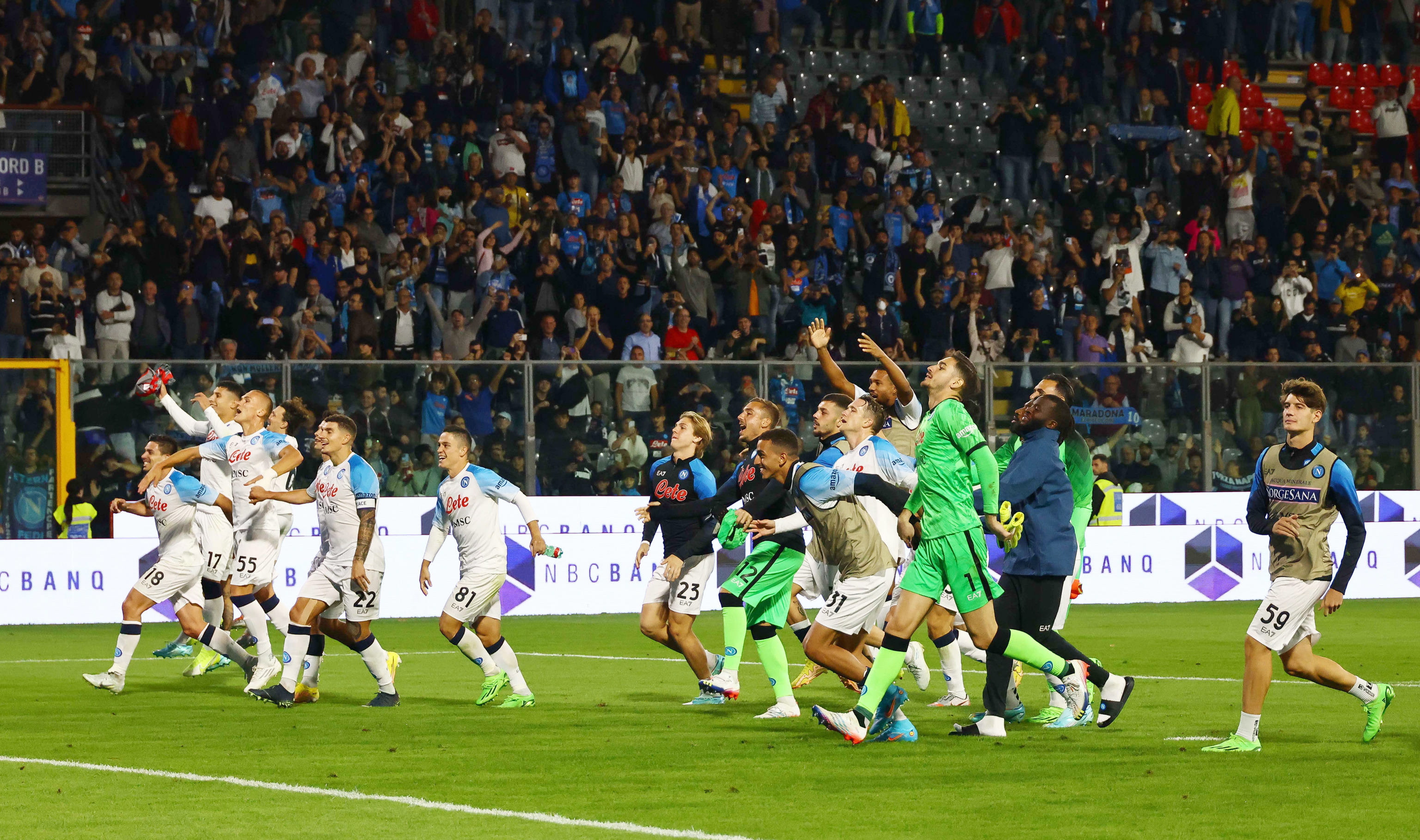 Napoli quiere que este sea su año y se mantuvo en la cima de la Serie A