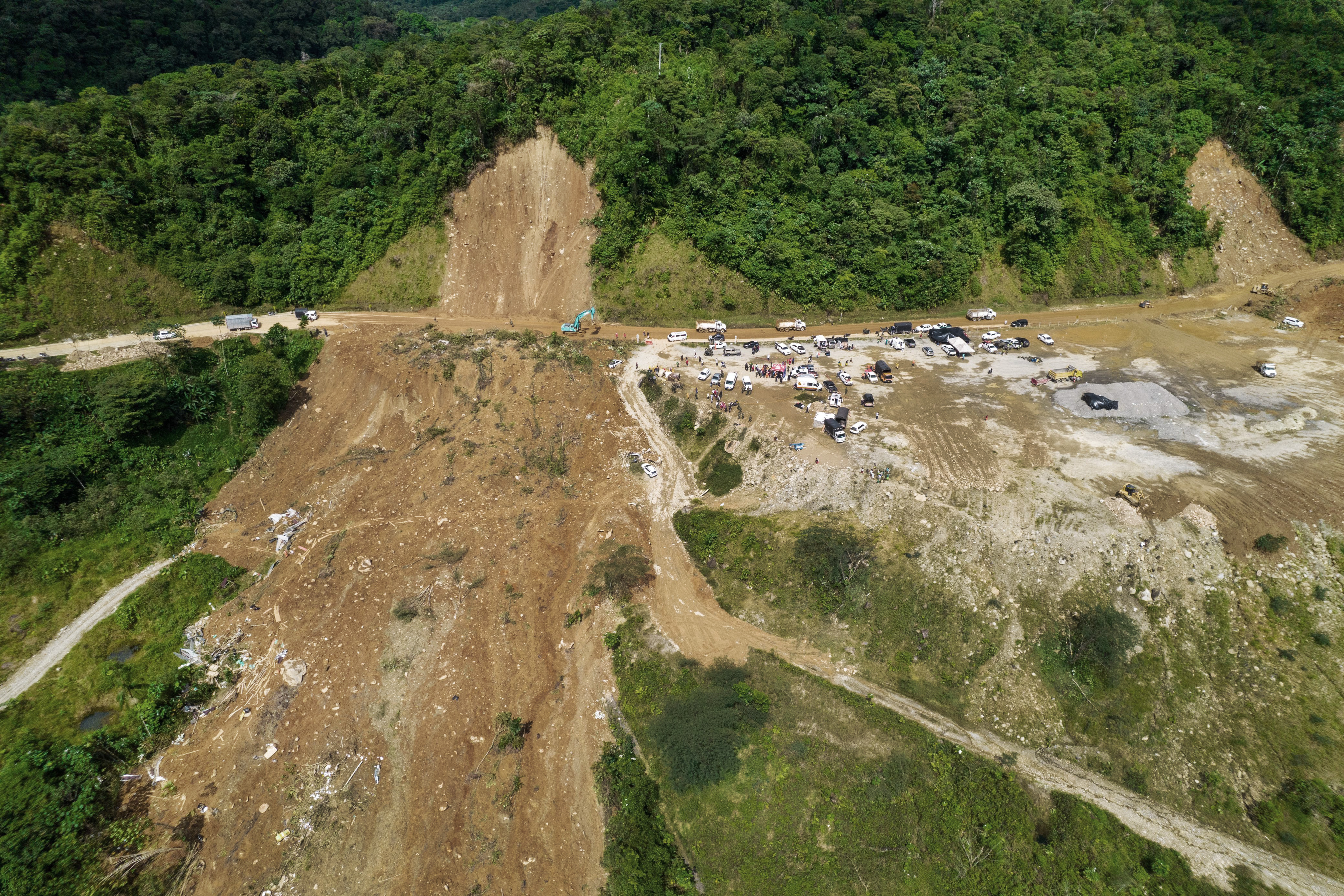 Trasladarán a Chocó a víctimas del deslizamiento en vía Quibdó Medellín