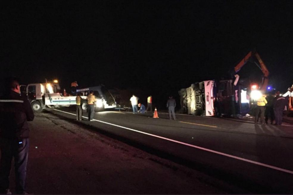 Bus que partió de Bogotá hacia Lima se accidentó: hay un muerto y 20 heridos