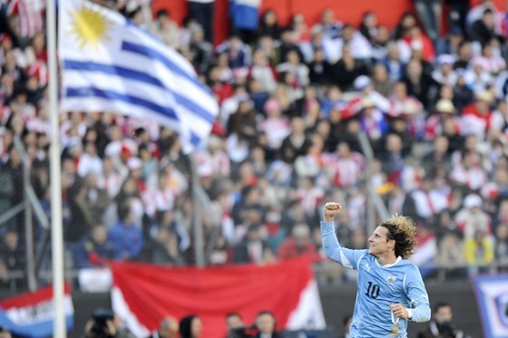 Incorporación de Diego Forlán a Peñarol ya es oficial
