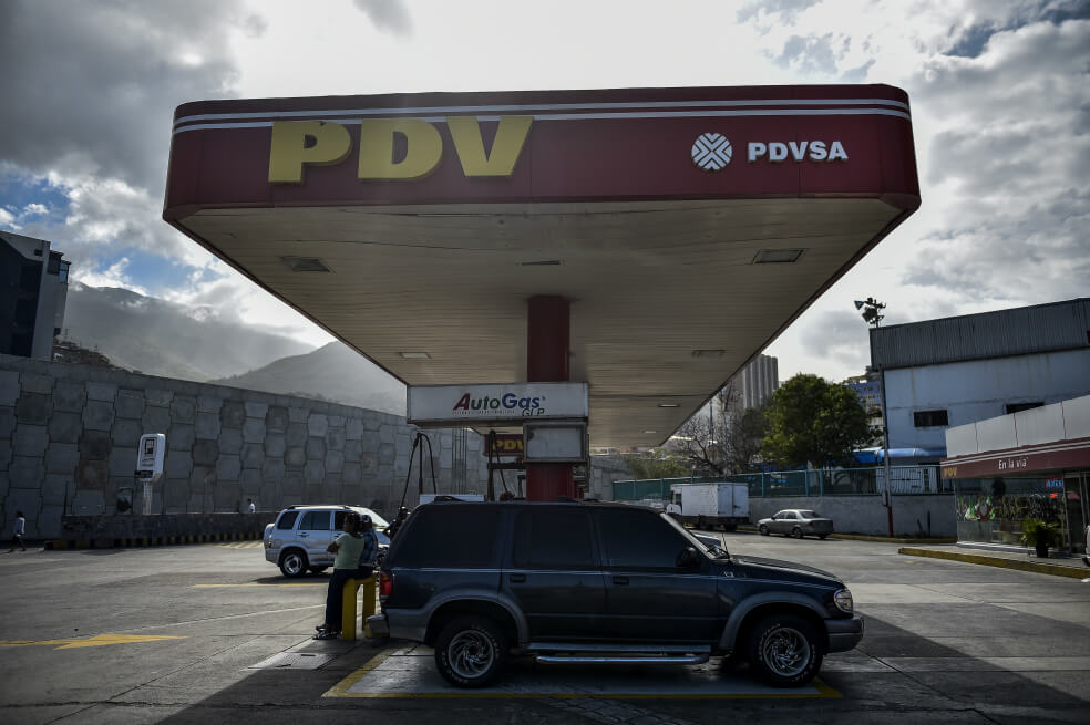 EE.UU. sopesa nuevas sanciones contra PDVSA para socavar a Maduro