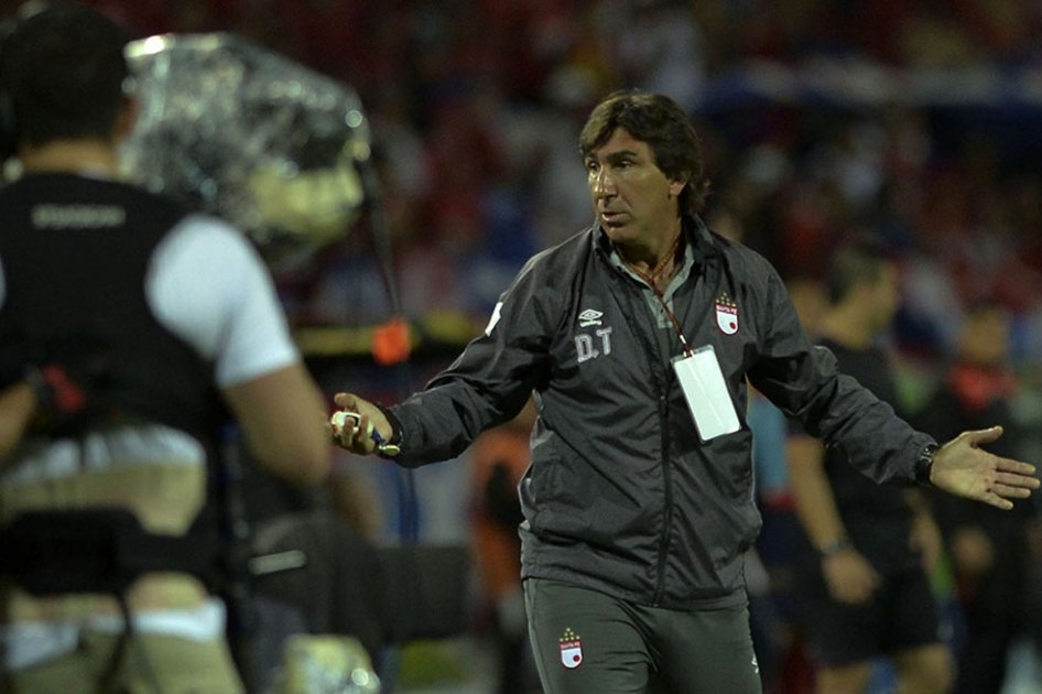 Santa Fe va a salir a buscar el partido, no puede esperar: Gustavo Costas