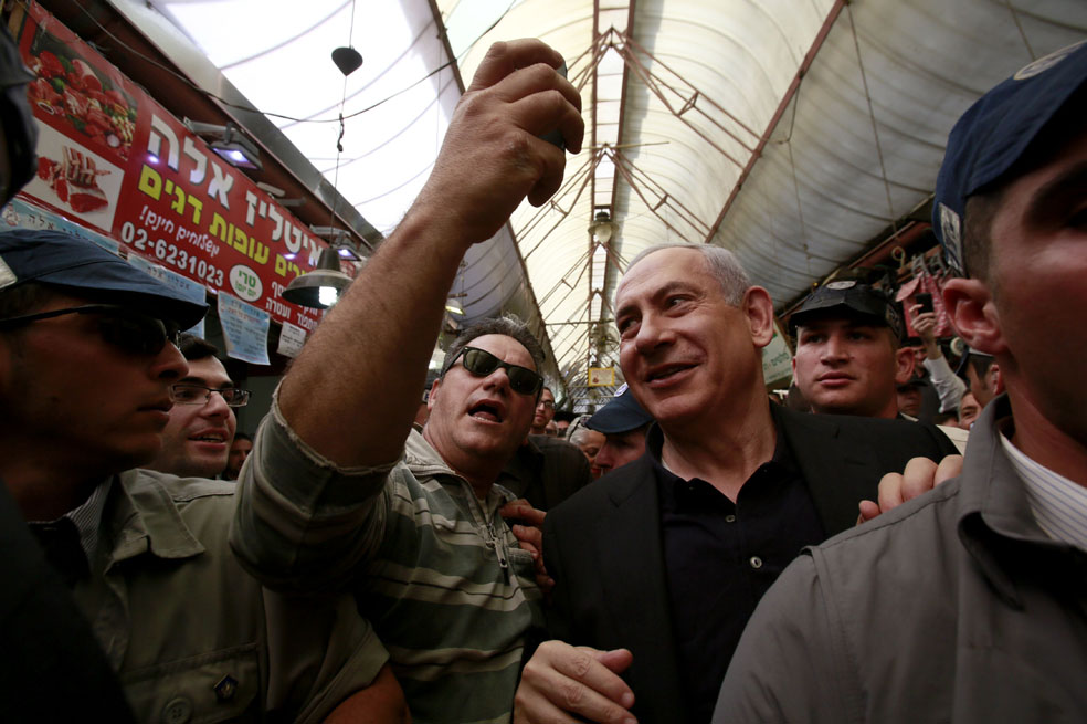 El primer ministro de Israel, Benjamin Netanyahu, prometió miles de viviendas para los colonos en Jerusalén Este, para prevenir concesiones a palestinos. / AFP