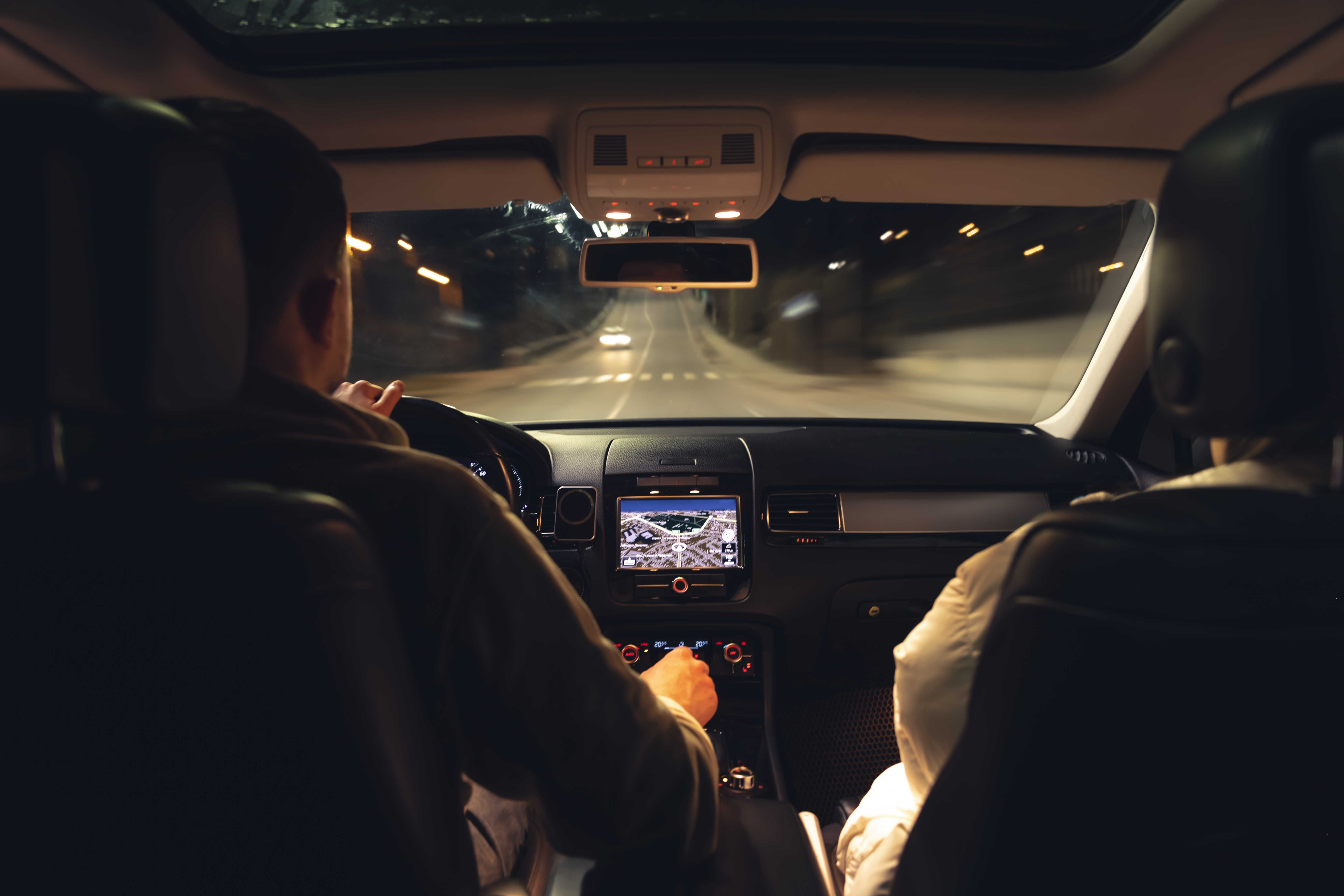 ¿Conducir de noche le genera incomodidad? Estas son algunas recomendaciones