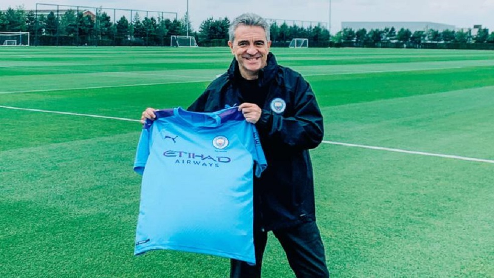 Juan Manuel Lillo fue presentado como segundo entrenador del City