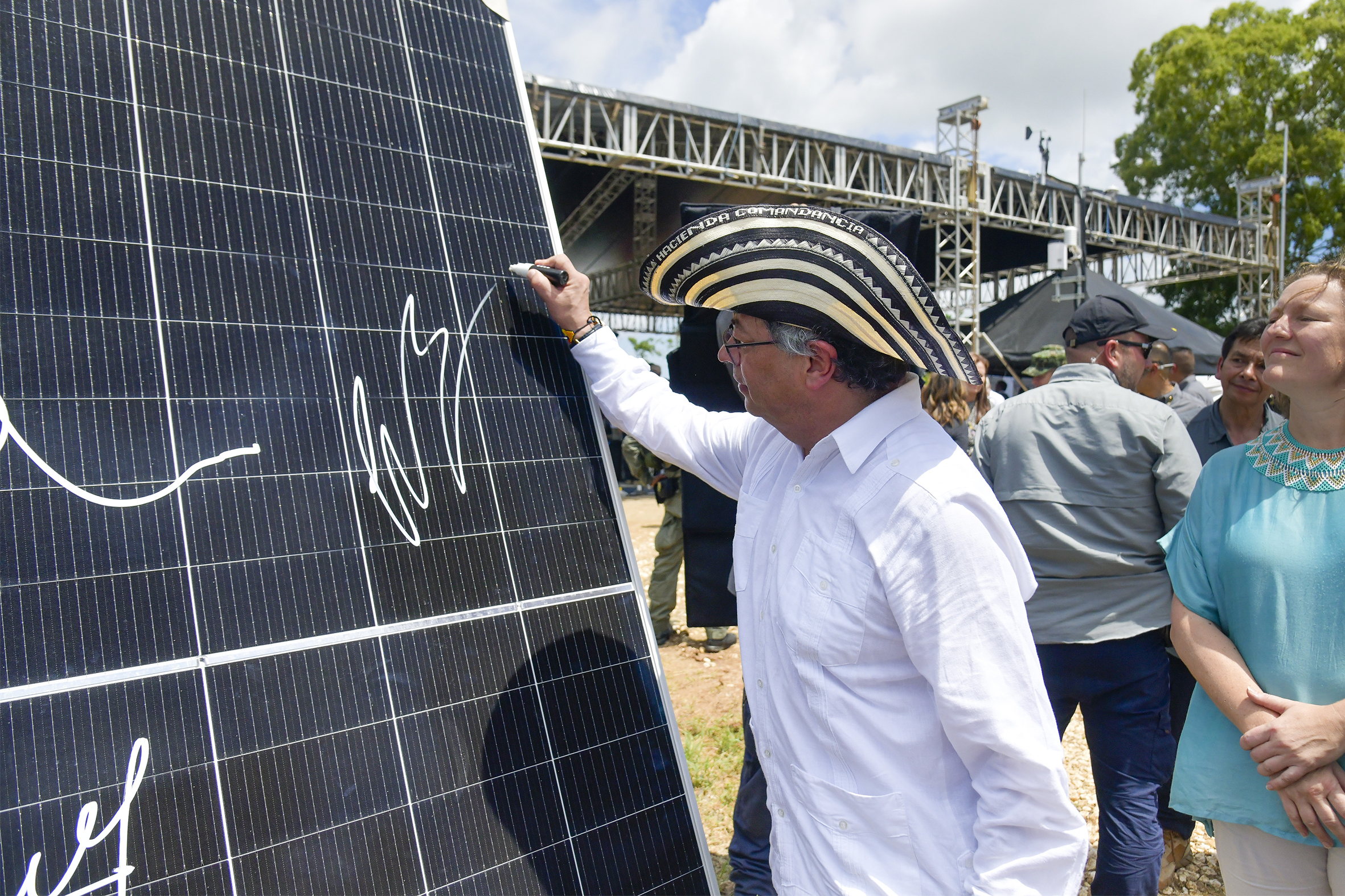 La medida del gobierno Petro que pondría en riesgo proyectos de energía renovable