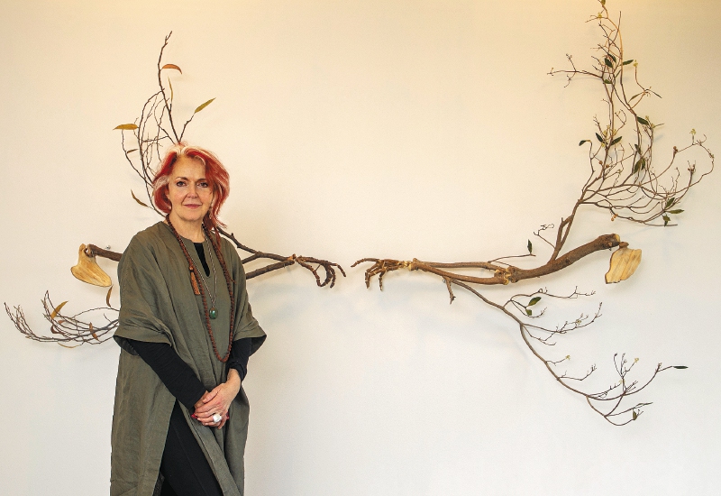 María Elvira Escallón: El arte de sentir un parentesco con otros seres vivos