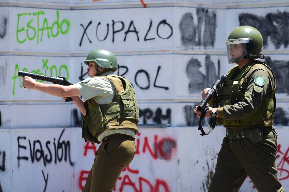 El debate en Chile sobre el uso de balines para controlar las protestas, ¿se deben usar?