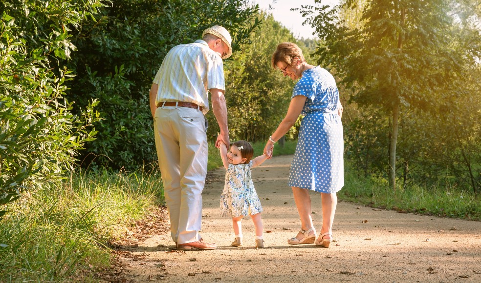 Abuelos: ¿obligados a pagar los alimentos de sus nietos?