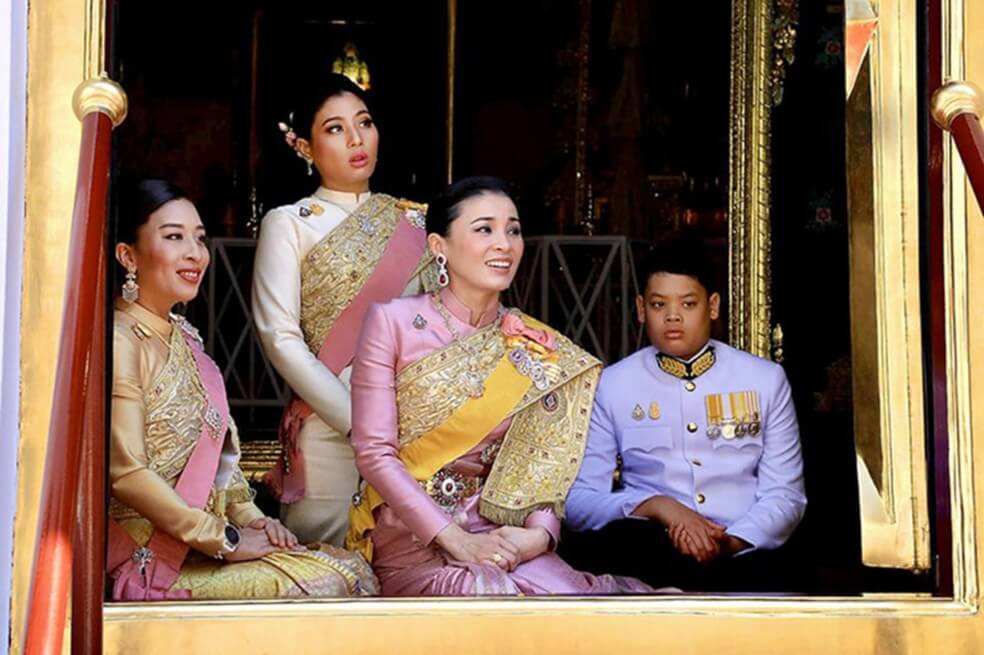 ¿Quién es Suthida, la azafata que se convirtió en reina de Tailandia?