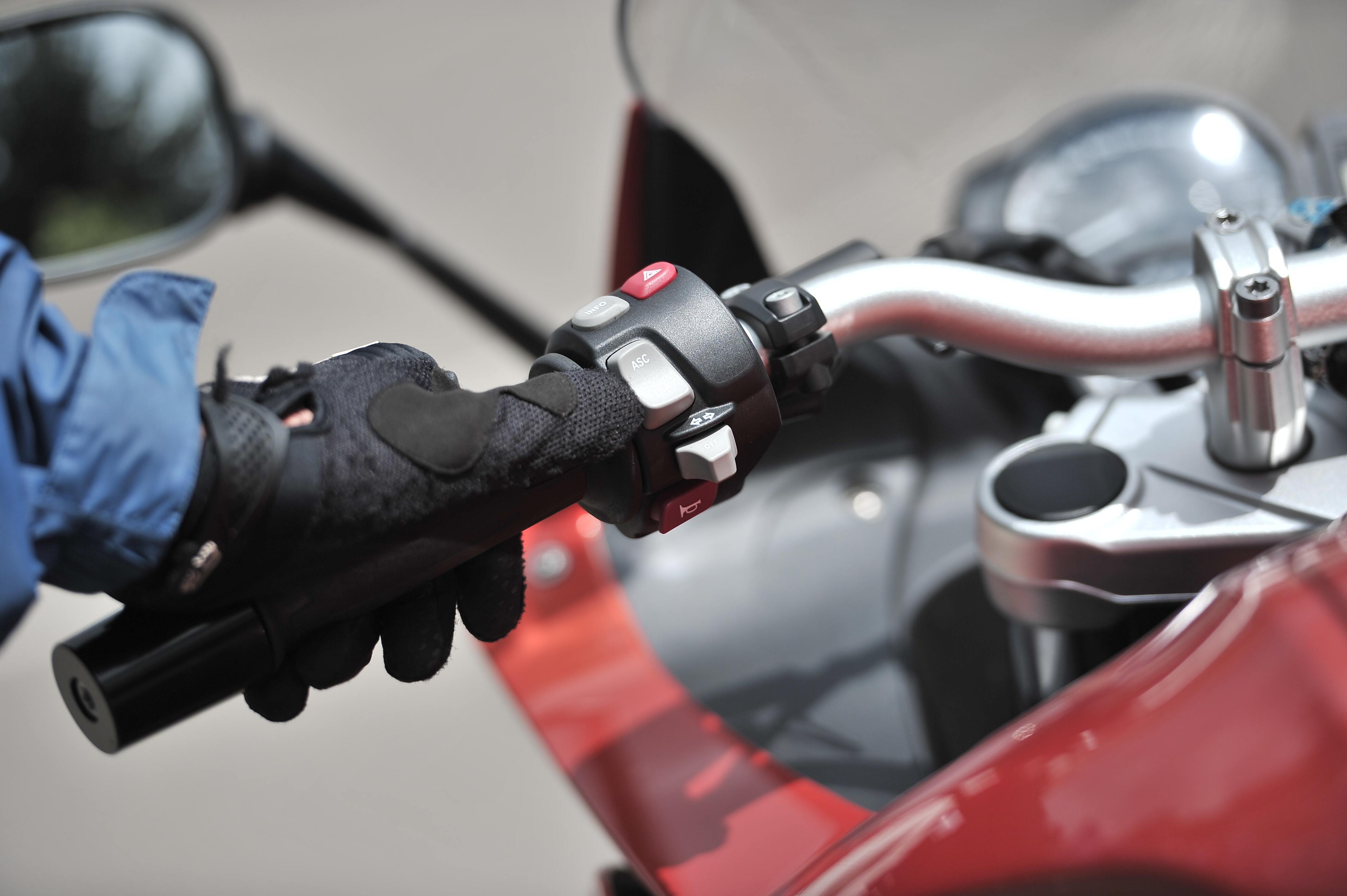 Motocicleta BMW F800 GT.